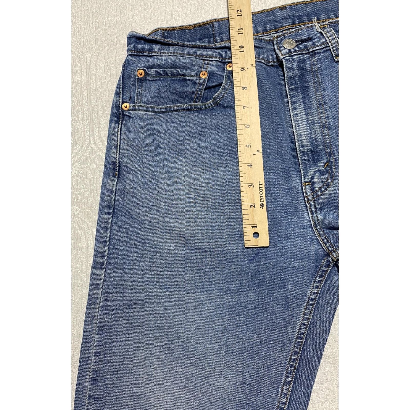 Levi's Levi's 505 Jeans Mens 34x32 Blue Regular Fit Straight Leg Zip Fly Denim Color Blue Medium Wash 5-Pocket Mens Jeans 34x32 Pants Size US 34 / EU 50 - 2 Thumbnail