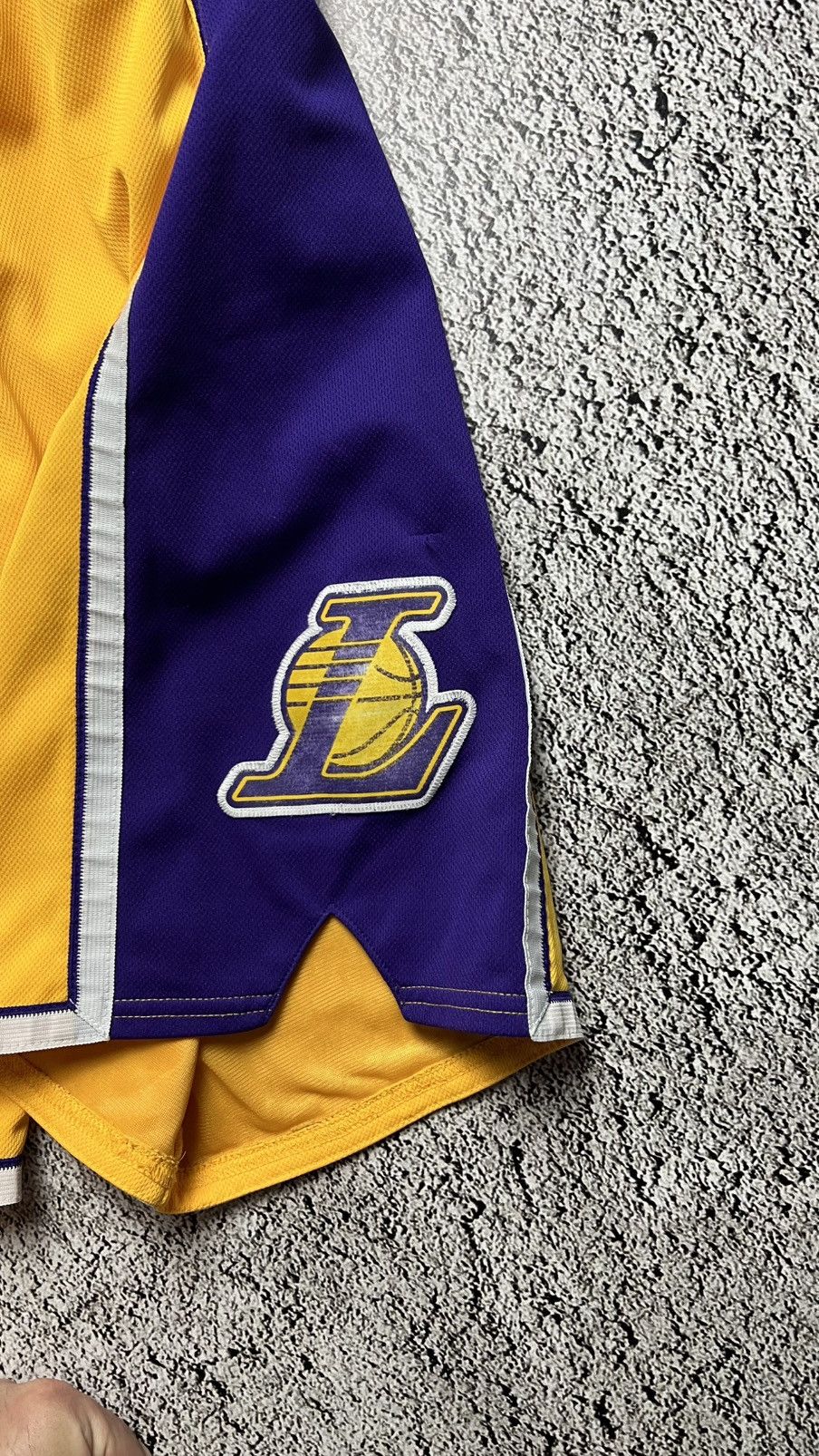 Adidas Y2K Los Angeles Lakers NBA basketball adidas vintage shorts Size US 30 / EU 46 - 4 Thumbnail
