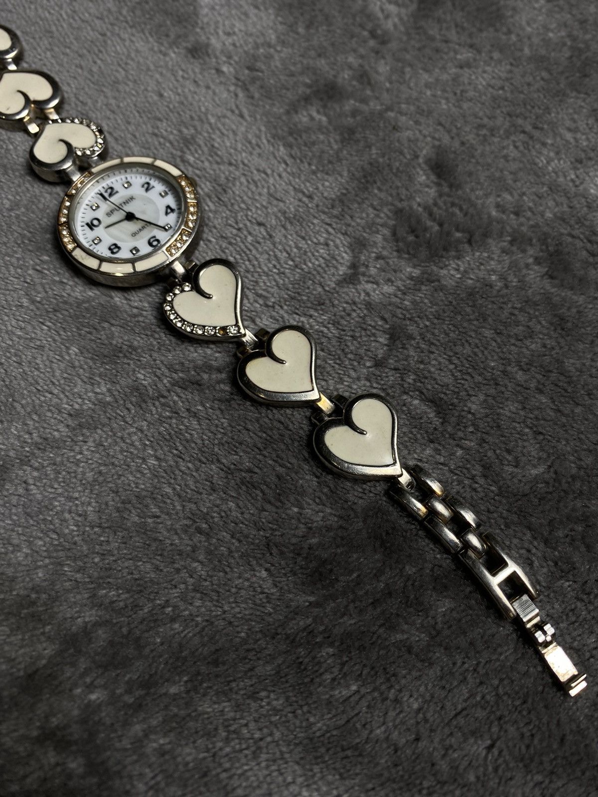 Jewelry Japanese Sputnik Futuristic Watch with Heart-Shaped Bracelet Size ONE SIZE - 6 Thumbnail
