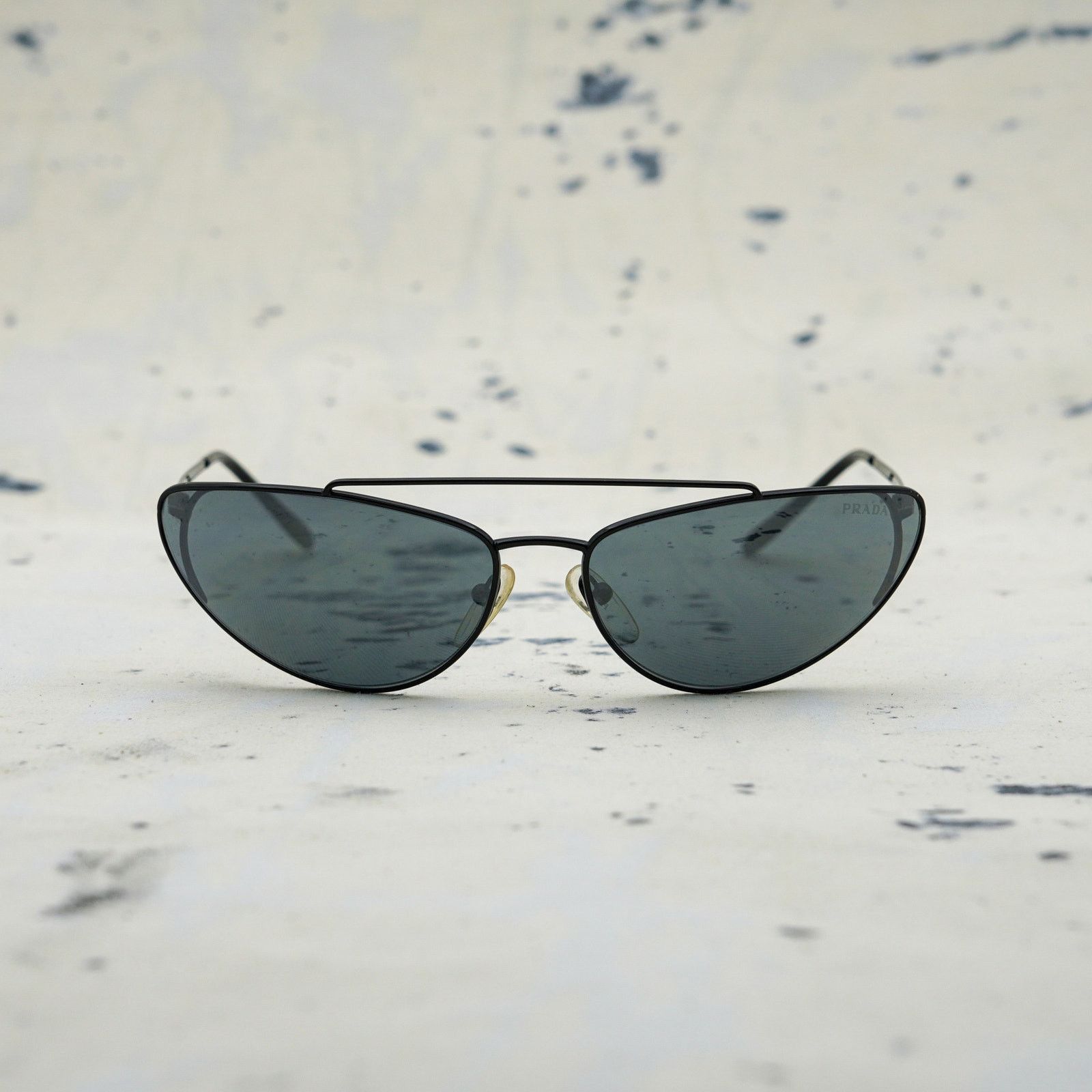 Prada Prada spr 62v black cat eye grey tint lens logo sunglasses Size ONE SIZE - 2 Thumbnail