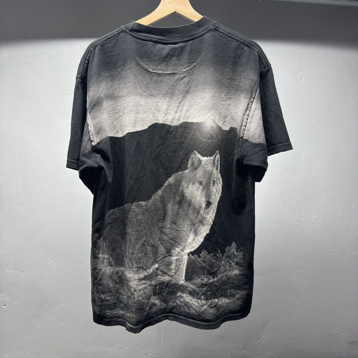 Vintage 90s Thrashed Faded Distressed Wolf Shirt ERD Grunge Chrome Size US L / EU 52-54 / 3 - 2 Thumbnail