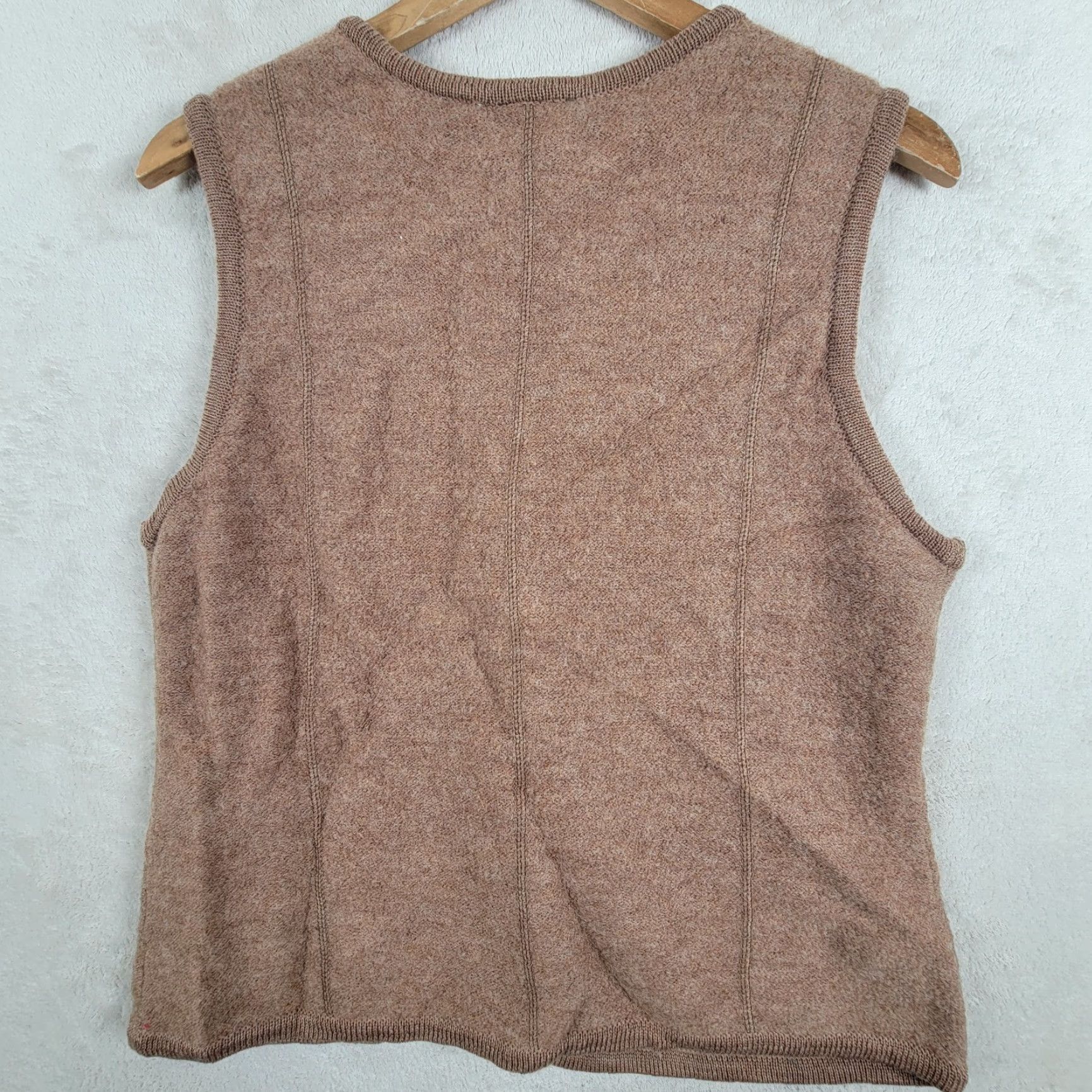 Class Club VINTAGE Club Classic Acrylic Sweater Vest Women’s Medium Shirt Sleeveless V-Neck Brown Solid Preppy 90s Casual Travel Business Womens Size M / US 6-8 / IT 42-44 - 2 Thumbnail