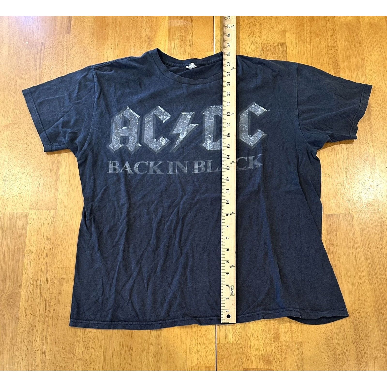 Vintage AC/DC Back In Black T Shirt Large 2008 Size US L / EU 52-54 / 3 - 5 Thumbnail