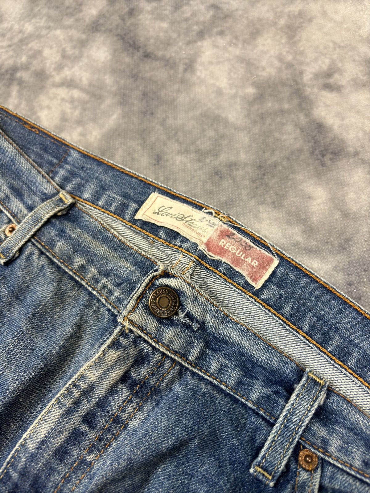 Jean × Levi's × Vintage Vintage Levi's Signature Released Hem Jeans 38x32 Workwear Size US 38 / EU 54 - 7 Thumbnail