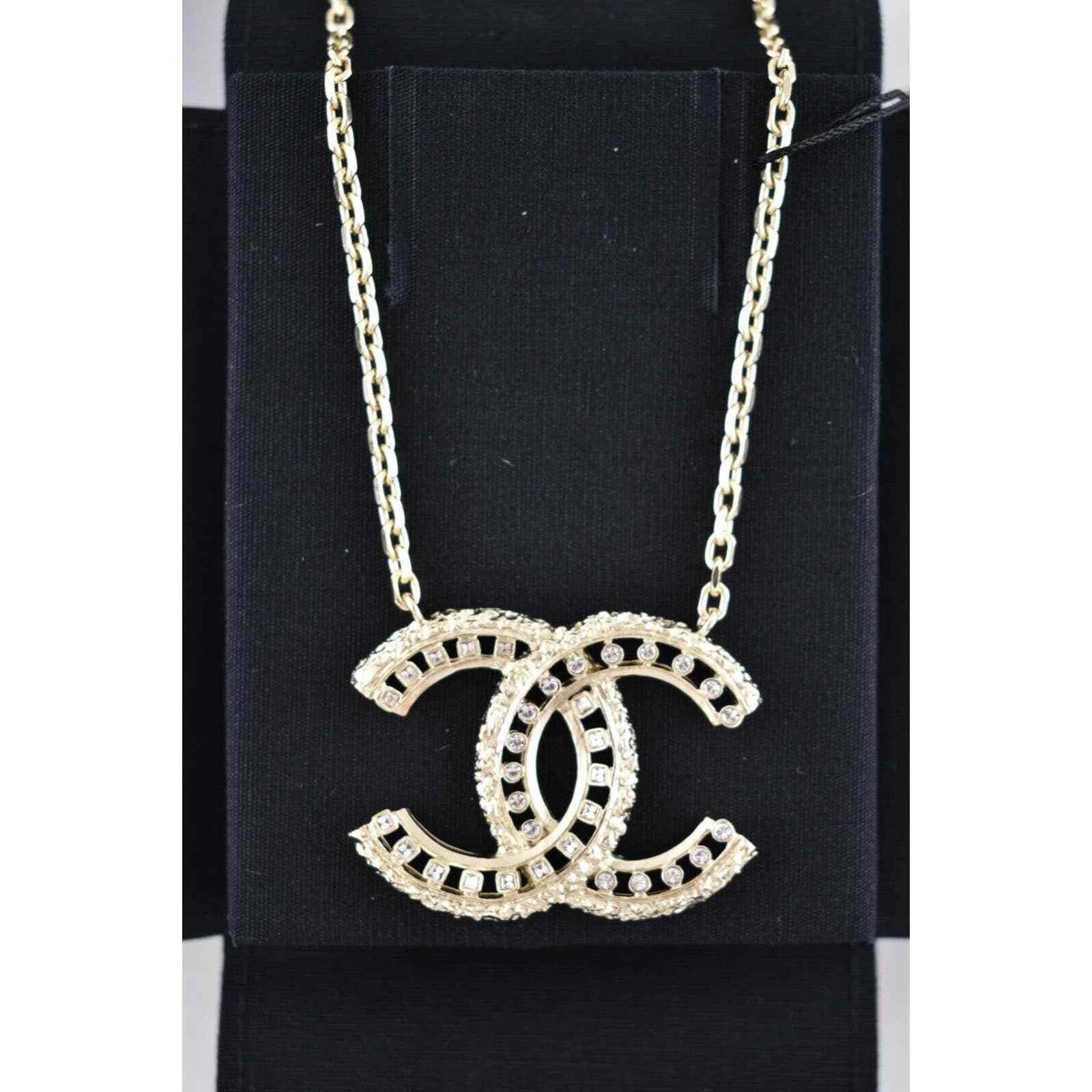 Chanel Chanel 22C Gold Metal Crystal Cuban Pendant Necklace Size ONE SIZE - 5 Thumbnail