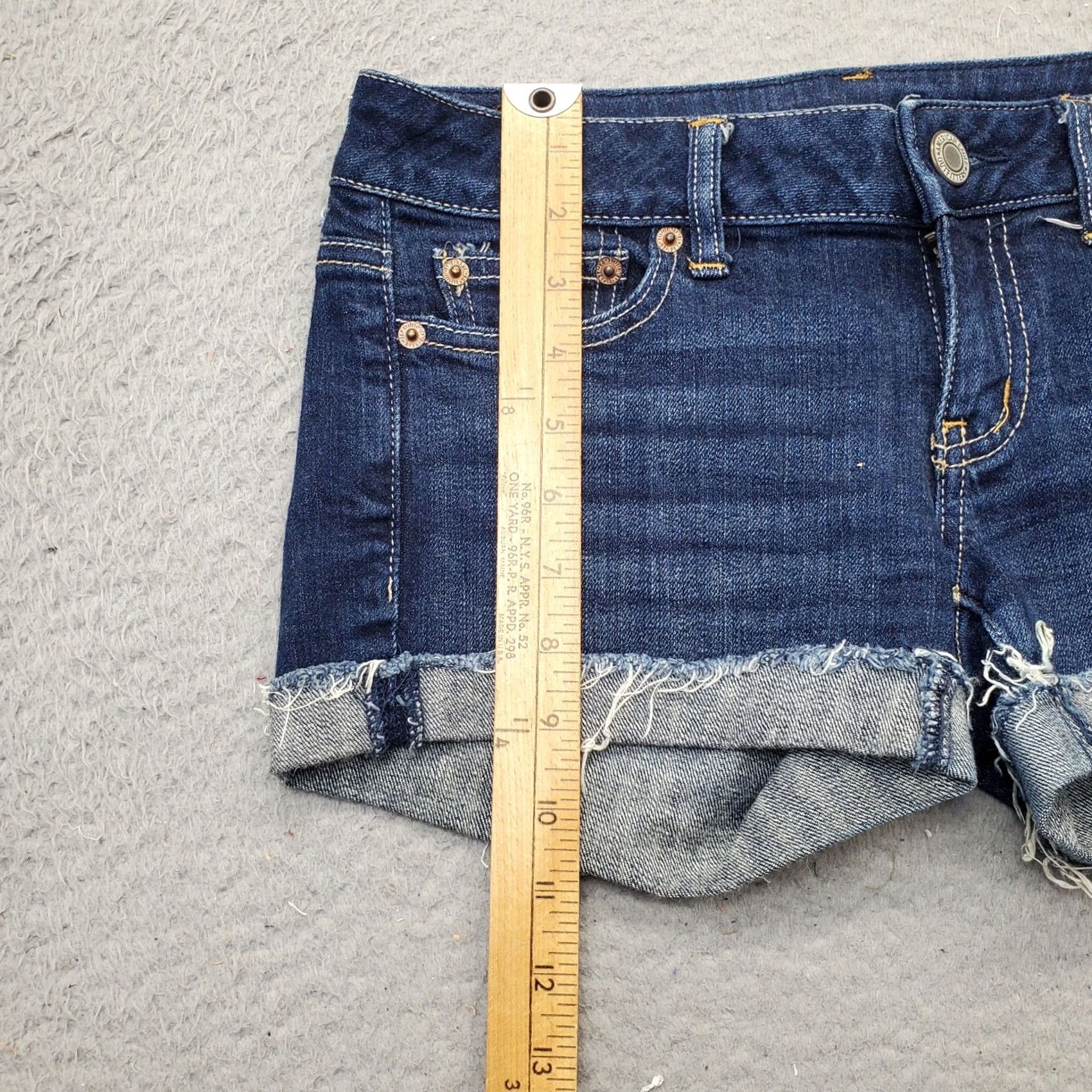 American Eagle Outfitters American Eagle Outfitters Womens 2 Blue Denim Cut-Off Shorts 5-Pocket Design Cuffed Raw Hem Size 26" / US 2 / IT 38 - 3 Thumbnail