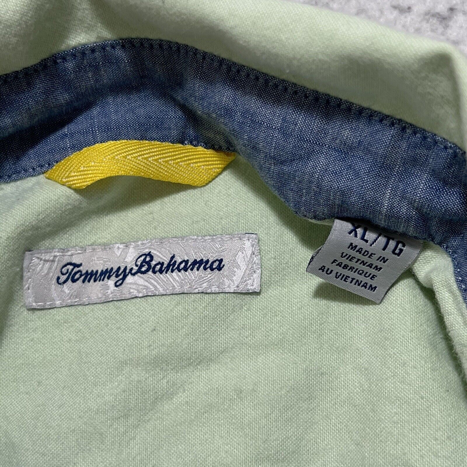 Tommy Bahama Tommy Bahama Button Down Pocket Dress Shirt Light Green Size US XL / EU 56 / 4 - 3 Thumbnail