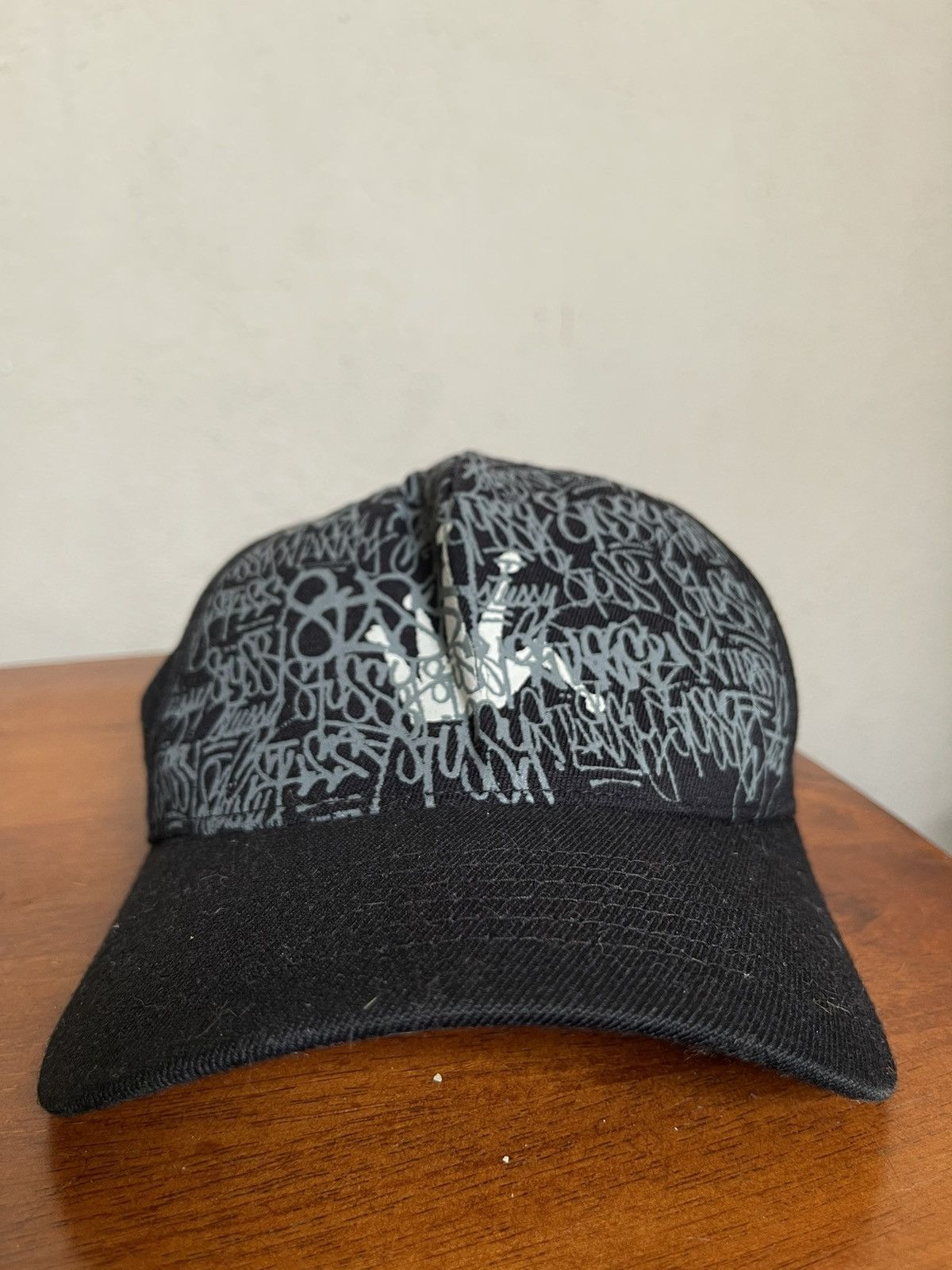 Stussy × Vintage Vintage Stussy Crown Graffiti Hats Size ONE SIZE - 1 Thumbnail