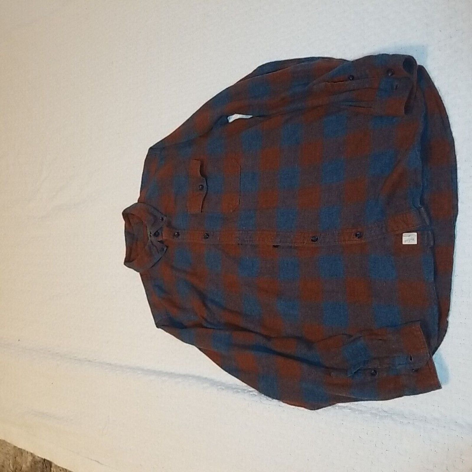 Woolrich Woolen Mills Woolrich Red Blue Plaid Long Sleeve Buttonup Shirt Sz L Size US L / EU 52-54 / 3 - 1 Thumbnail