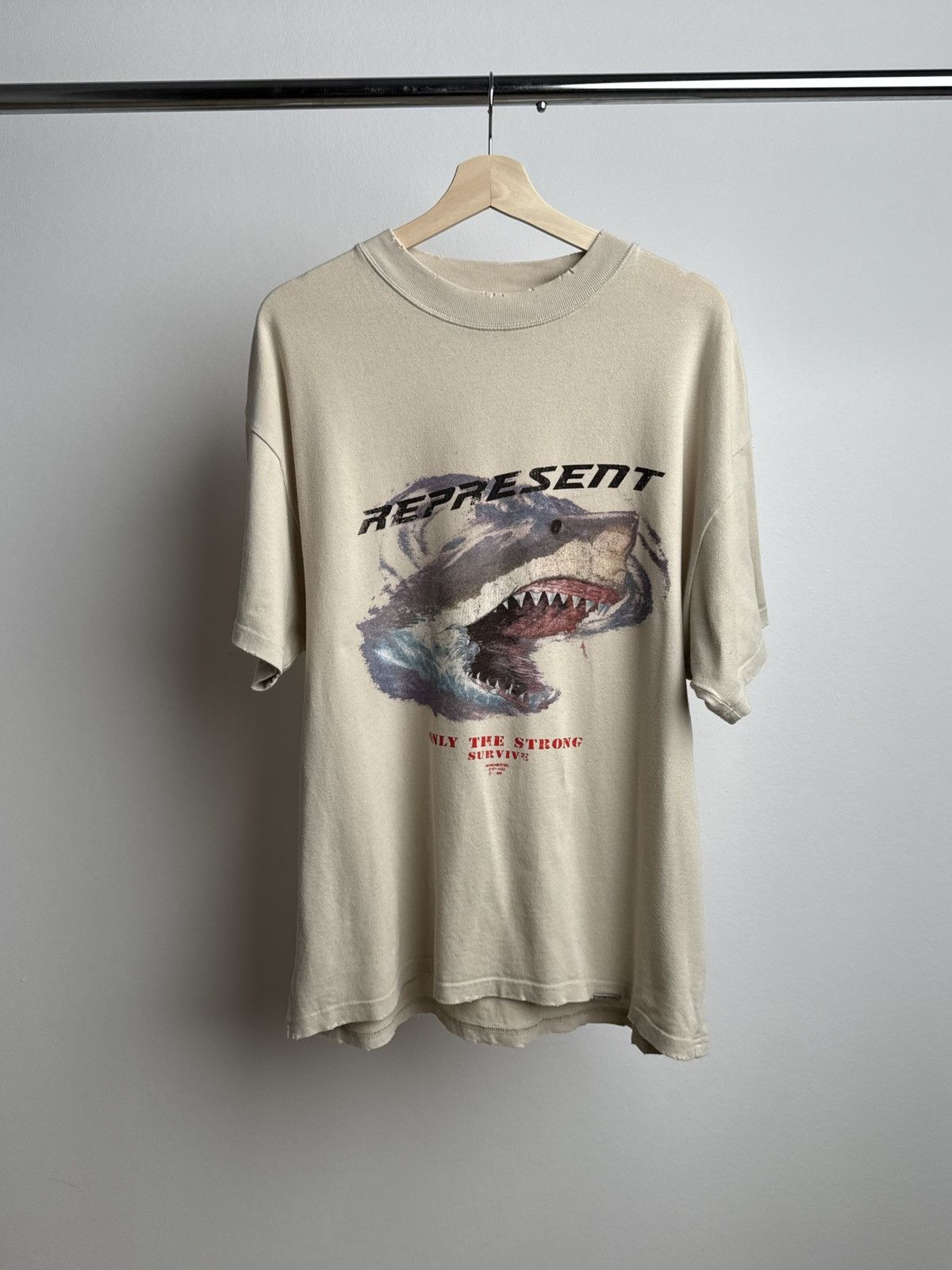 Represent Clo. Represent Only The Strong Survive Shark Size US L / EU 52-54 / 3 - 1 Thumbnail