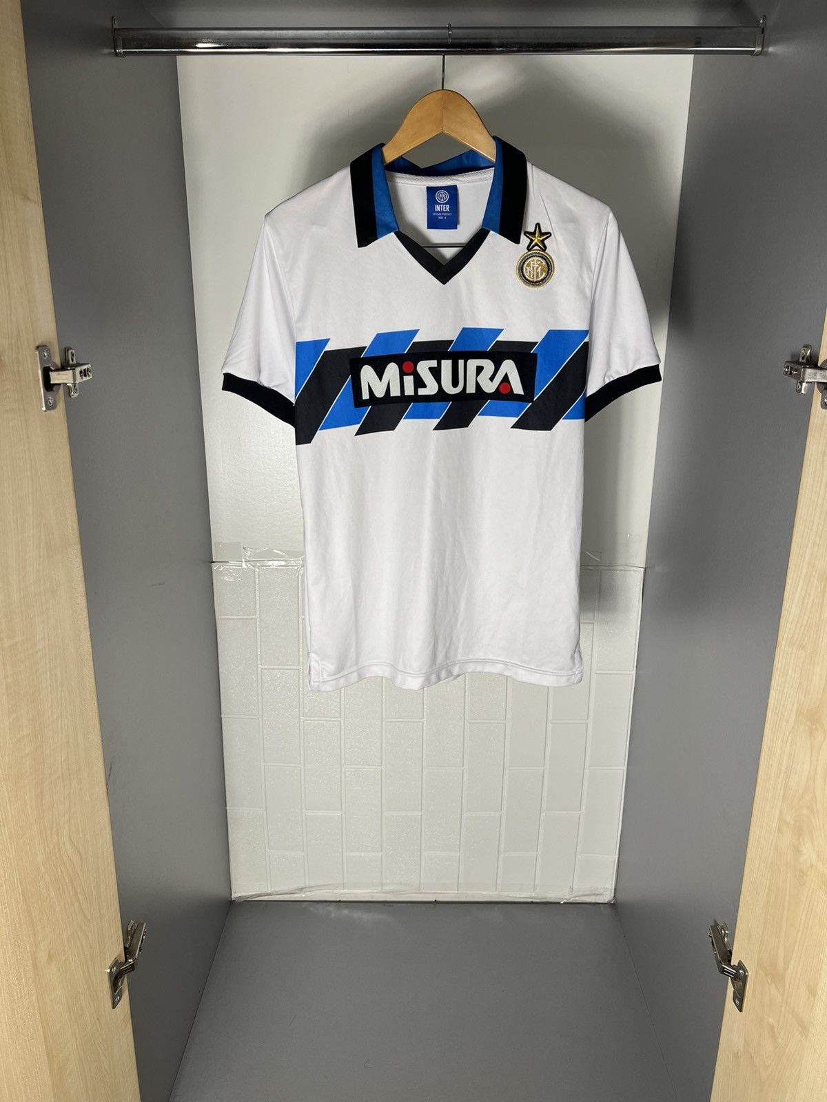 Vintage VERY RARE INTER MILAN ITALY SOCCER JERSEY RETRO BLOKE 90s Size US S / EU 44-46 / 1 - 1 Thumbnail