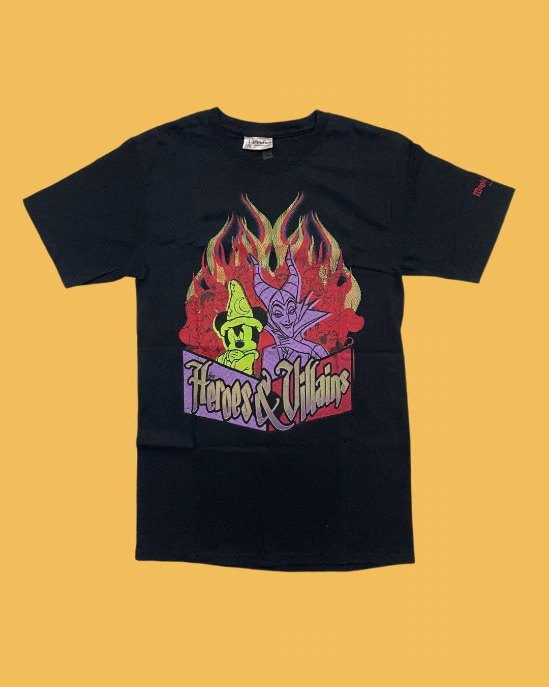 Disney Mickey Mouse Disney Magic kingdom Park Cartoon T-shirt Promo Size S / US 4 / IT 40 - 1 Thumbnail