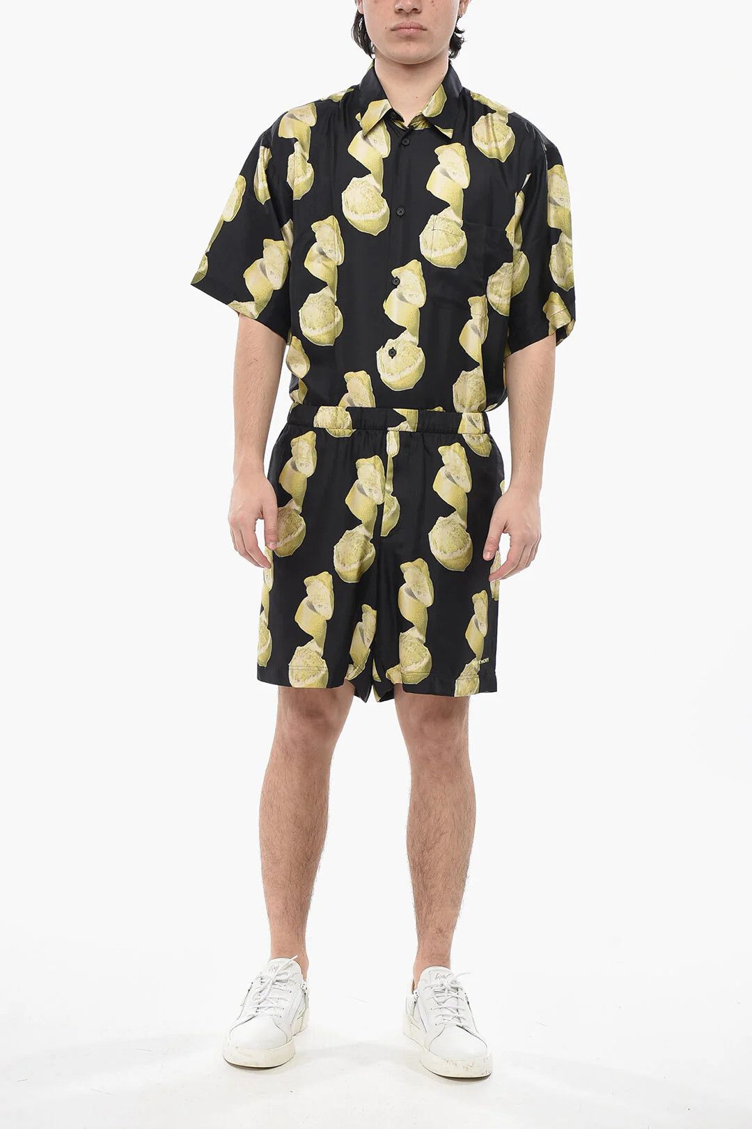 Givenchy og1mm0326 Silk Short in Black Size US 30 / EU 46 - 4 Thumbnail