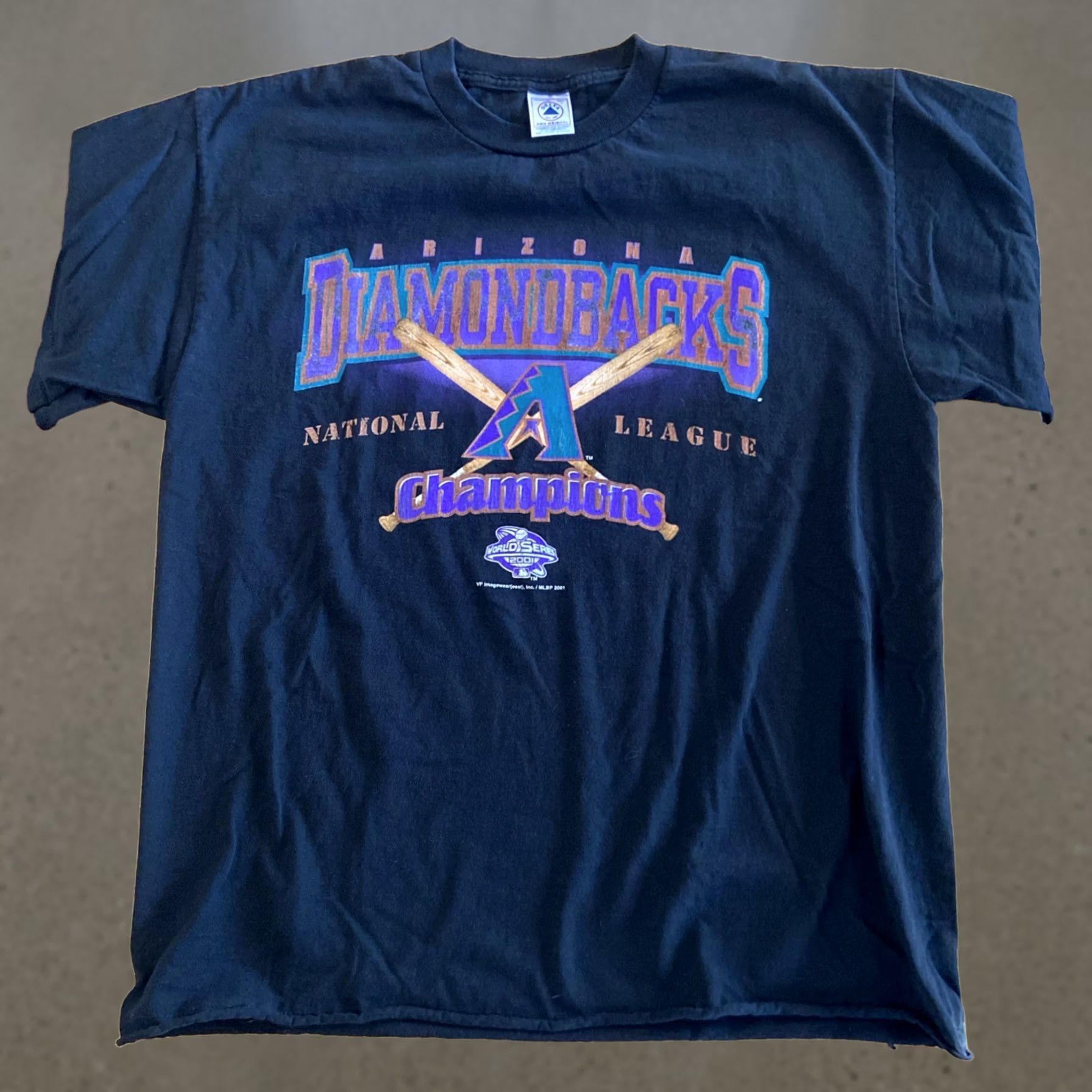 Delta VINTAGE Delta Arizona Diamondbacks 2001 World Series MLB T-Shirt Sz L Purple Cotton Crew Neck Short Sleeve Mens Baseball Retro MLB Shirt Size US L / EU 52-54 / 3 - 1 Thumbnail