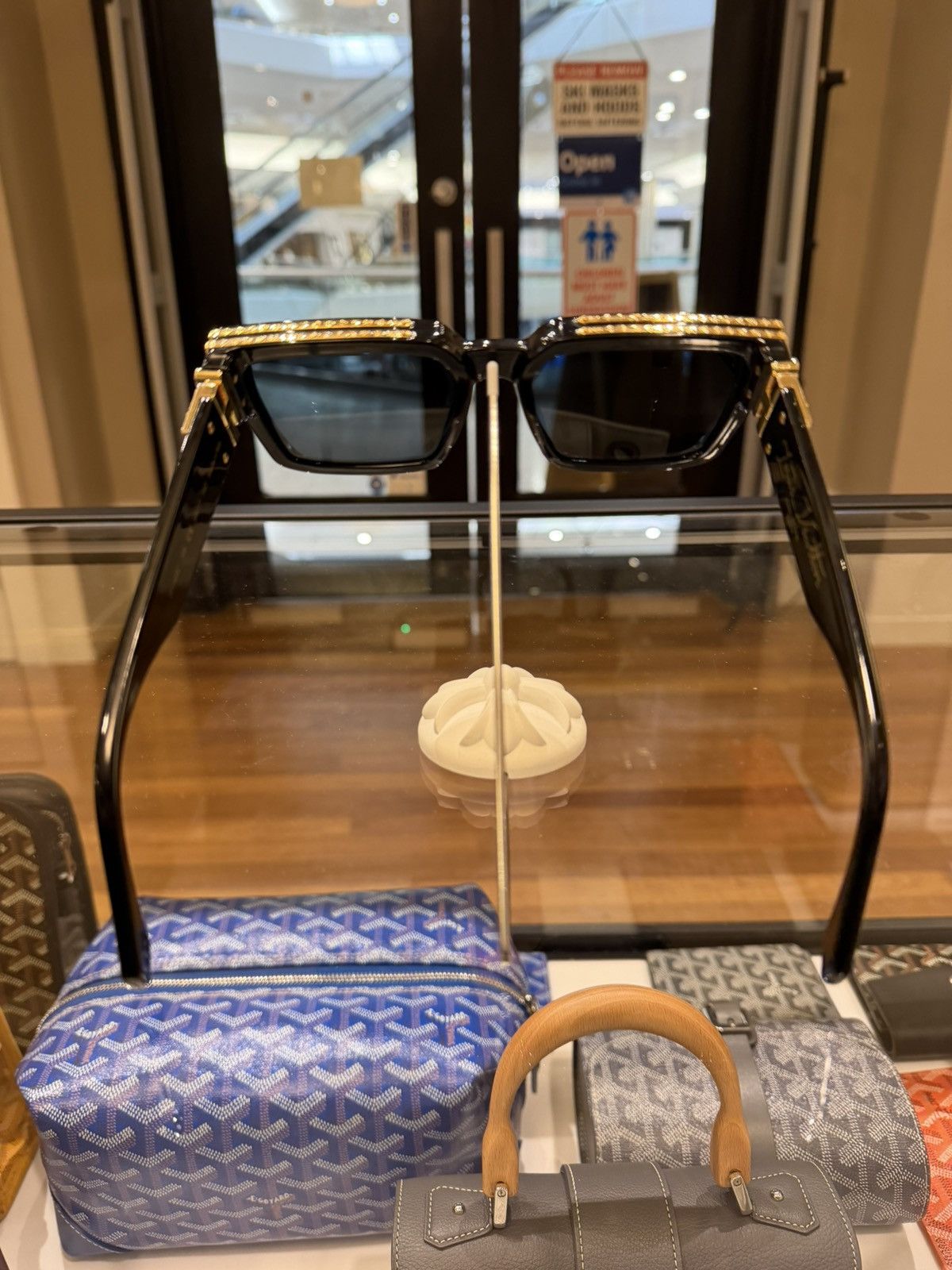 Louis Vuitton Louis Vuitton Millionaire Sunglasses Size ONE SIZE - 5 Thumbnail