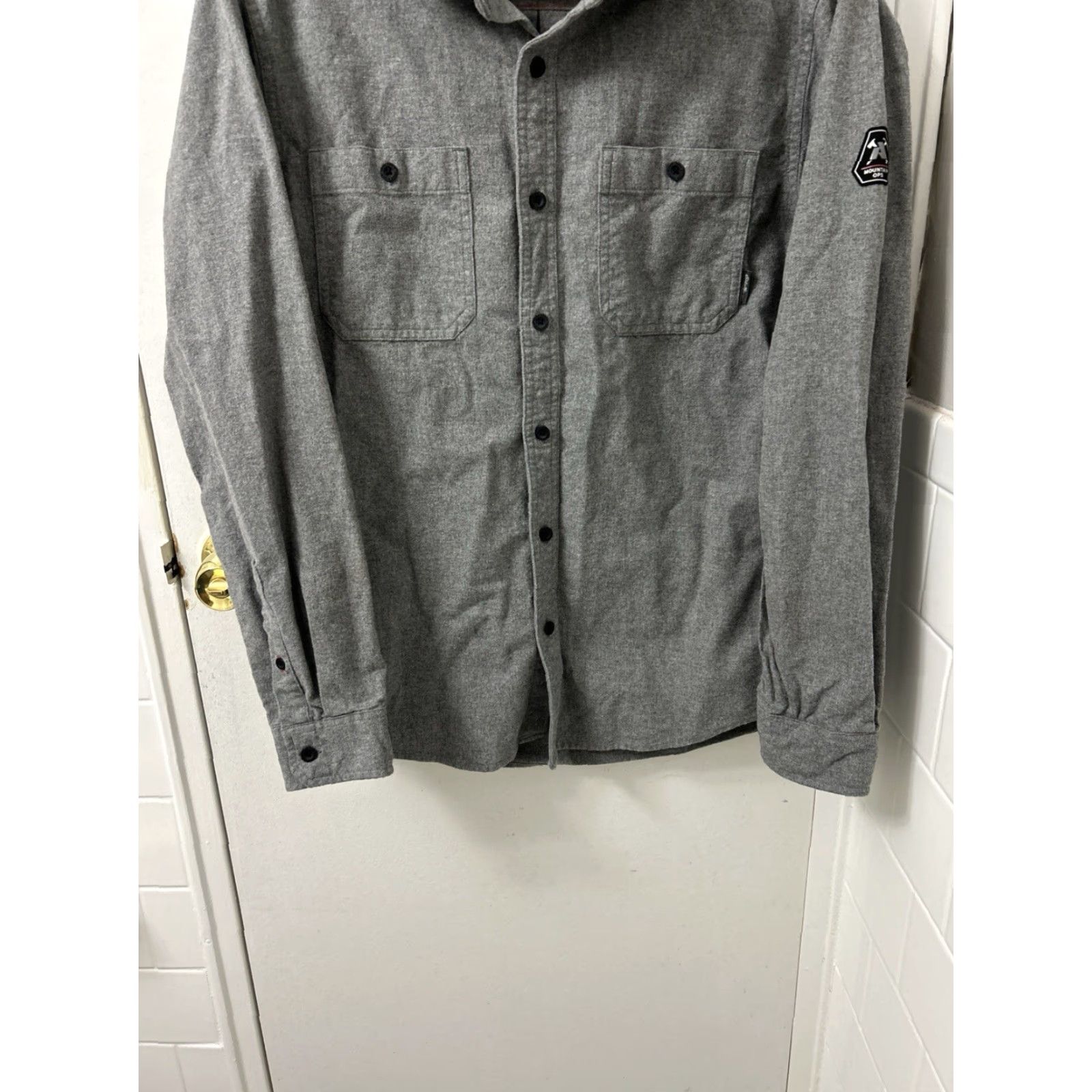 Eddie Bauer VINTAGE? Eddie Bauer Mountain Ops Flannel Shirt Mens M Gray Classic Fit Button Down Size US M / EU 48-50 / 2 - 3 Thumbnail