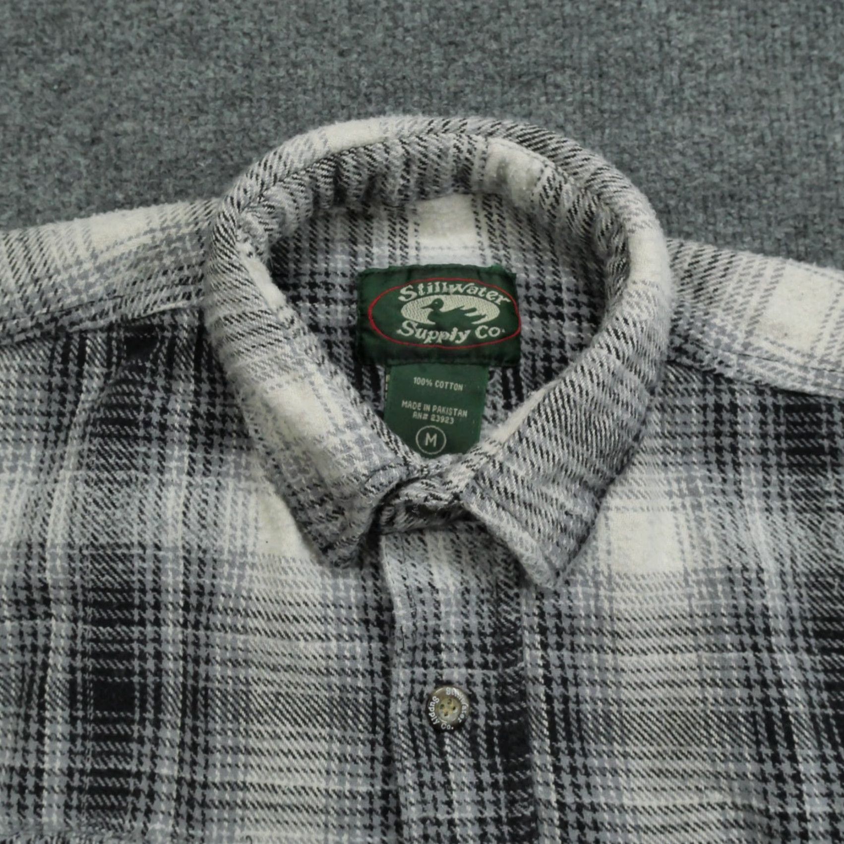 Vintage VINTAGE Stillwater Supply Co Shirt Mens M Grey Plaid Flannel 90s Y2K Workwear Casual Button-Up Pocketed Size US M / EU 48-50 / 2 - 4 Thumbnail