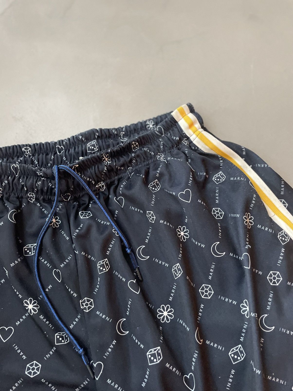 Marni Loose logo shorts Size US 32 / EU 48 - 2 Thumbnail