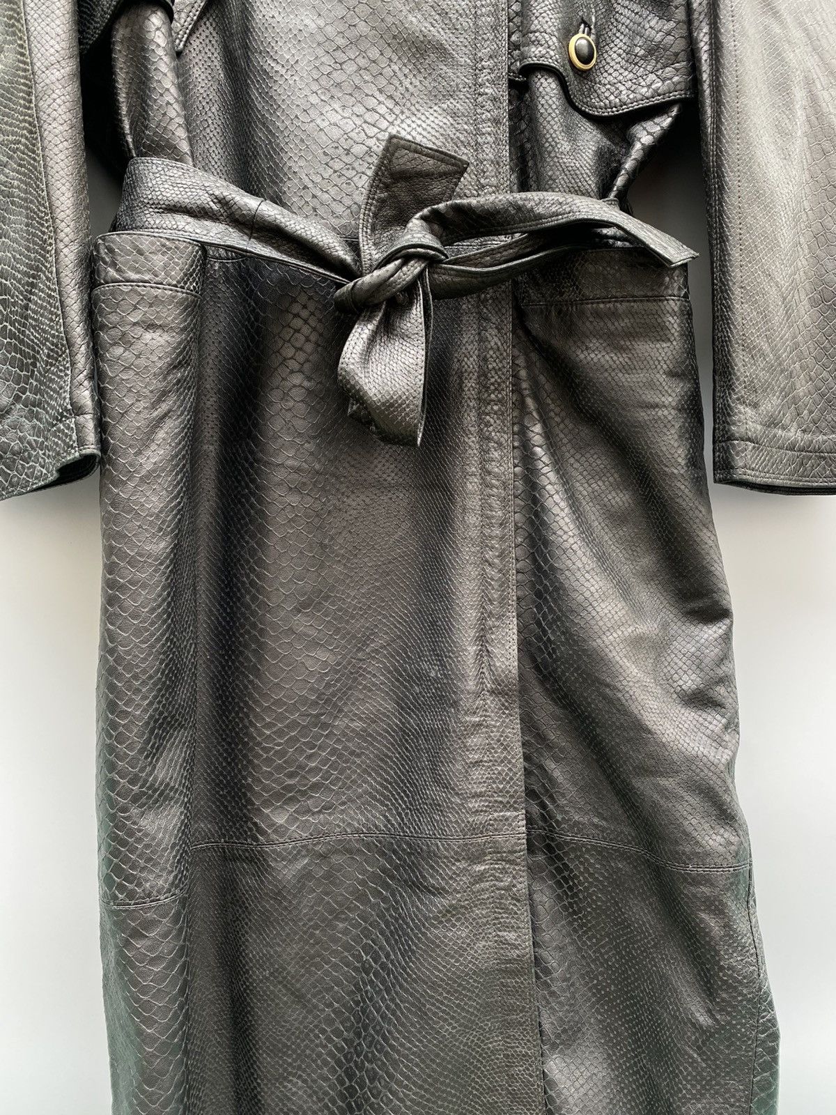 Versace 1990s Gianni Versace Snakeskin Embossed Leather Coat Size US L / EU 52-54 / 3 - 7 Thumbnail