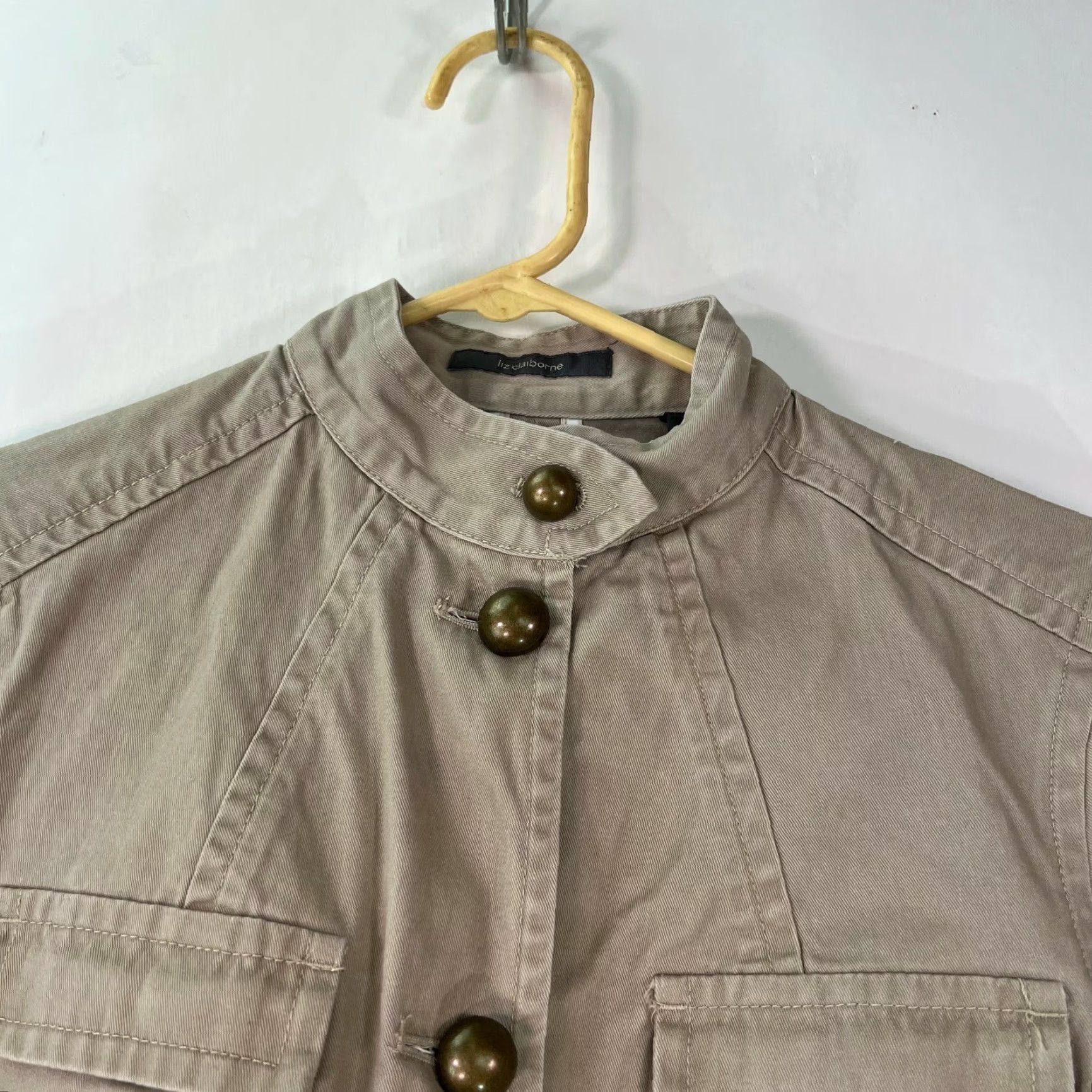 Liz Claiborne Liz Claiborne Women's Outdoor Beige Jacket, Size 4, Long Sleeve Collared Design, Casual Button Closure Size S / US 4 / IT 40 - 3 Thumbnail