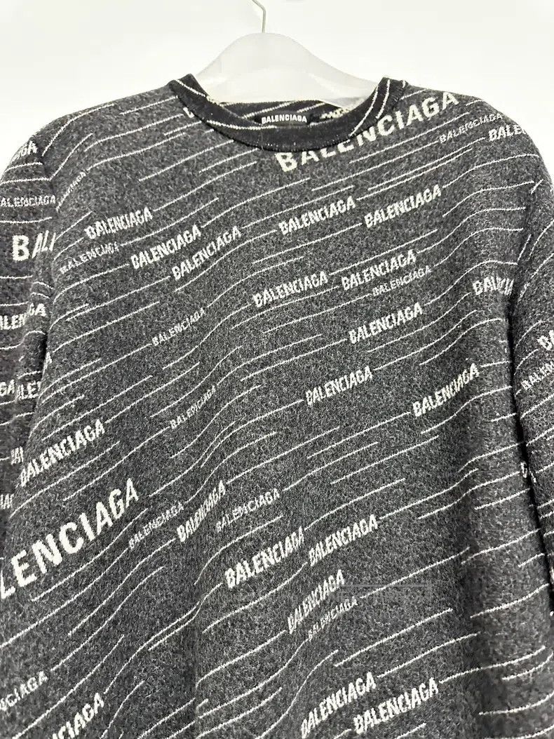 Balenciaga Balenciaga Full Print Sweater Size US XS / EU 42 / 0 - 3 Thumbnail