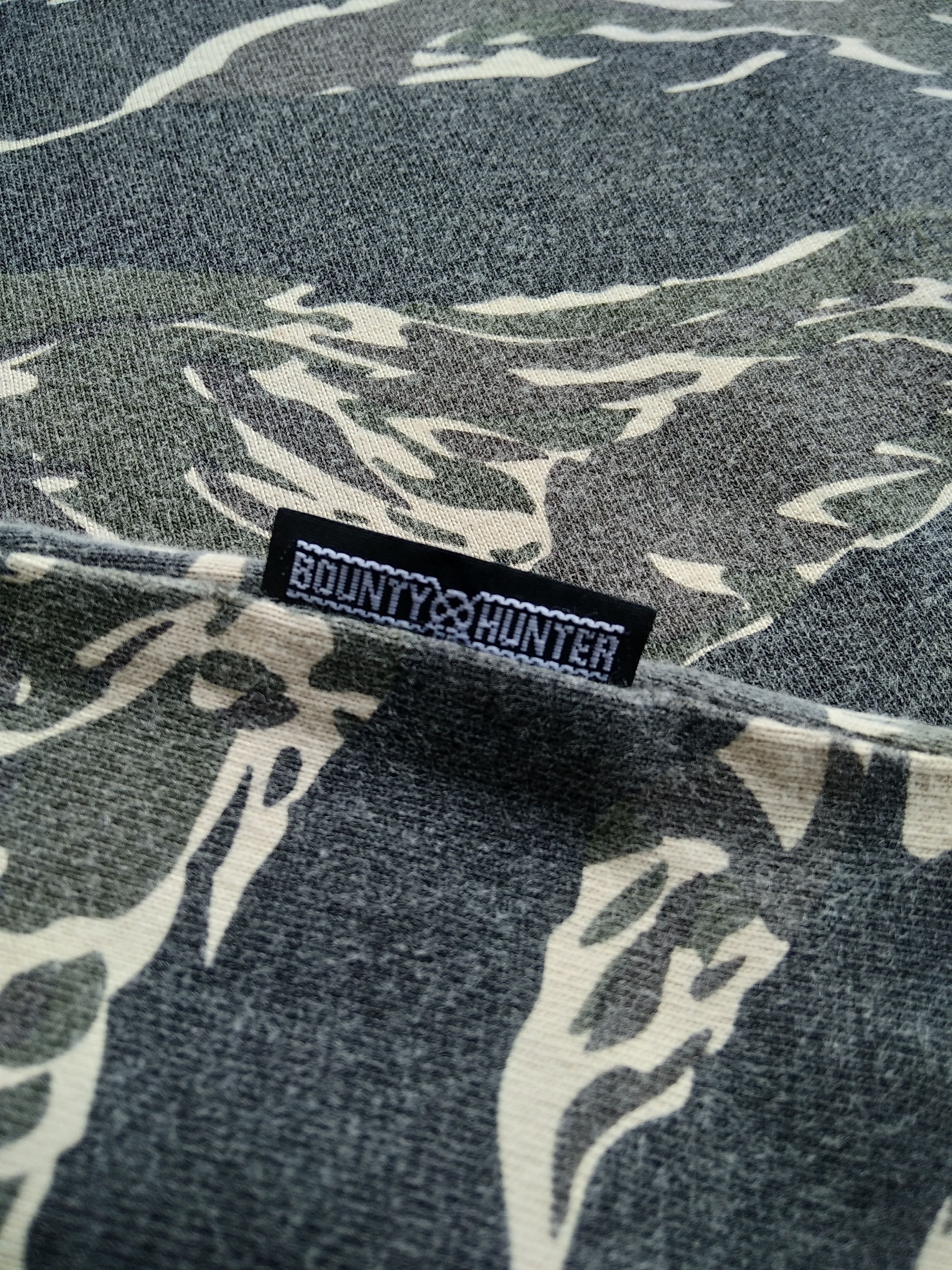Bounty Hunter × If Six Was Nine Vtg 00s Bounty Hunter Skull Print Tiger Stripe Camo T shirt Size US M / EU 48-50 / 2 - 10 Thumbnail