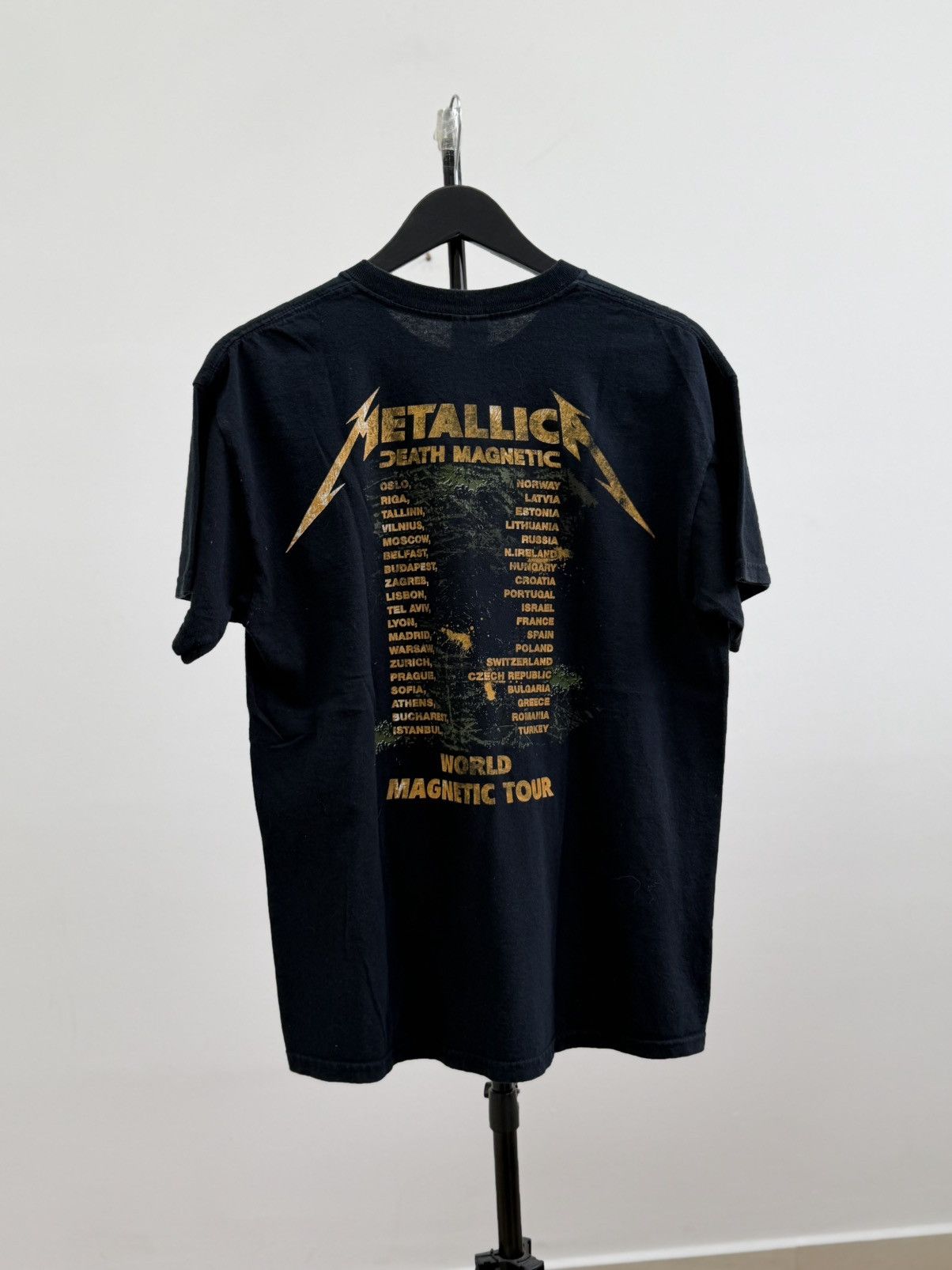 Band Tees Metallica “Death Magnetic” 2008 Tour Merch Tee Shirt Size US M / EU 48-50 / 2 - 11 Thumbnail