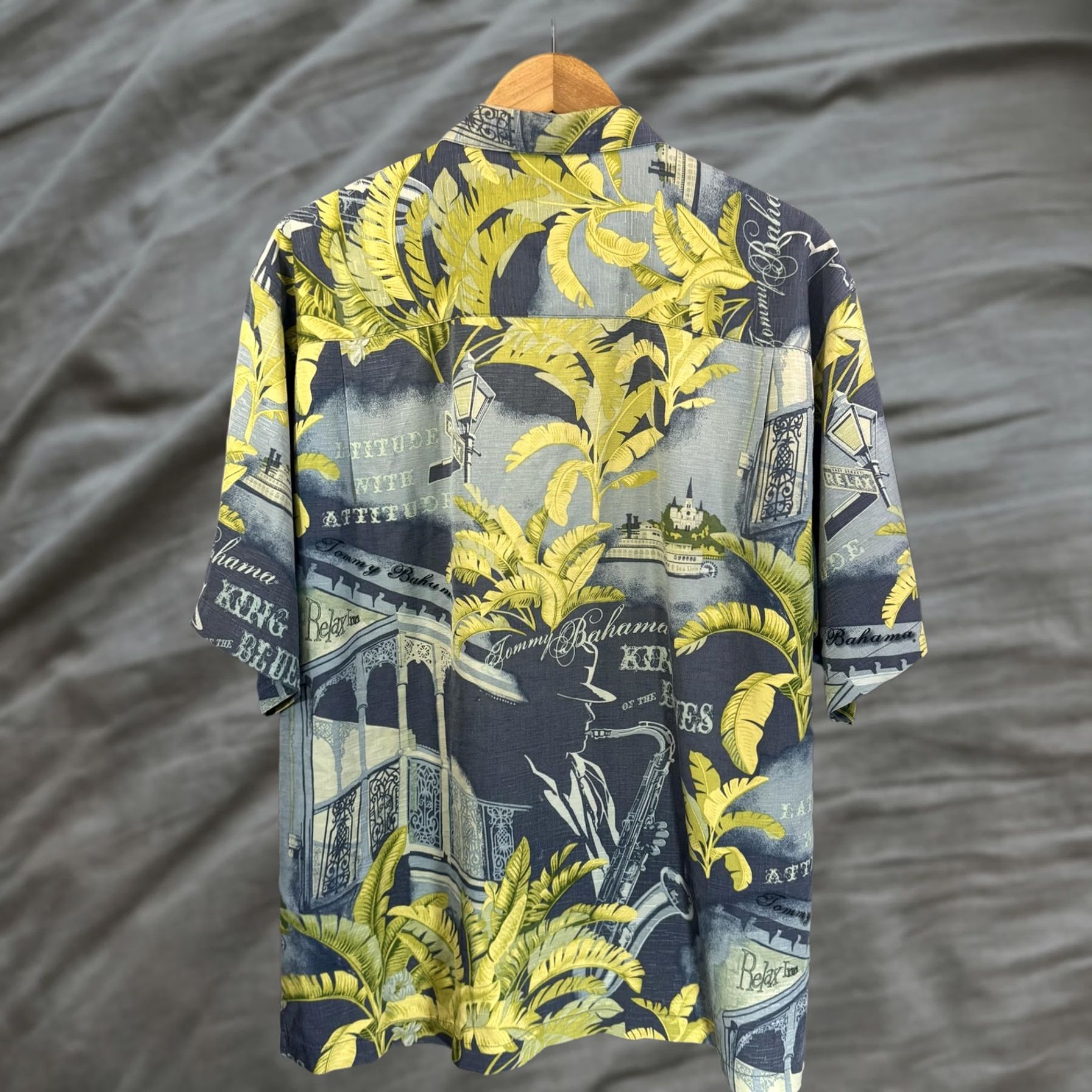 Tommy Bahama Tommy Bahama Shirt Mens XL Blue Yellow Silk Hawaiian Relax Patio Jazz Short Sleeve Button-Up Collared Graphic Print Size US XL / EU 56 / 4 - 1 Thumbnail
