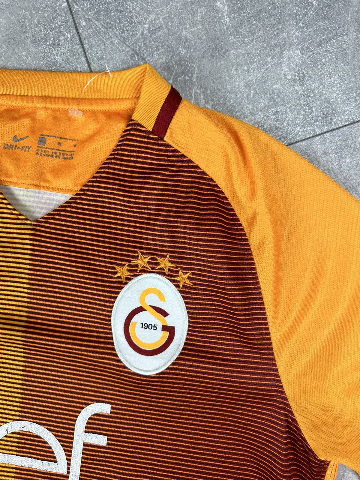 Nike Nike Galatasaray 2016/17 Home Soccer Jersey Size US M / EU 48-50 / 2 - 2 Thumbnail