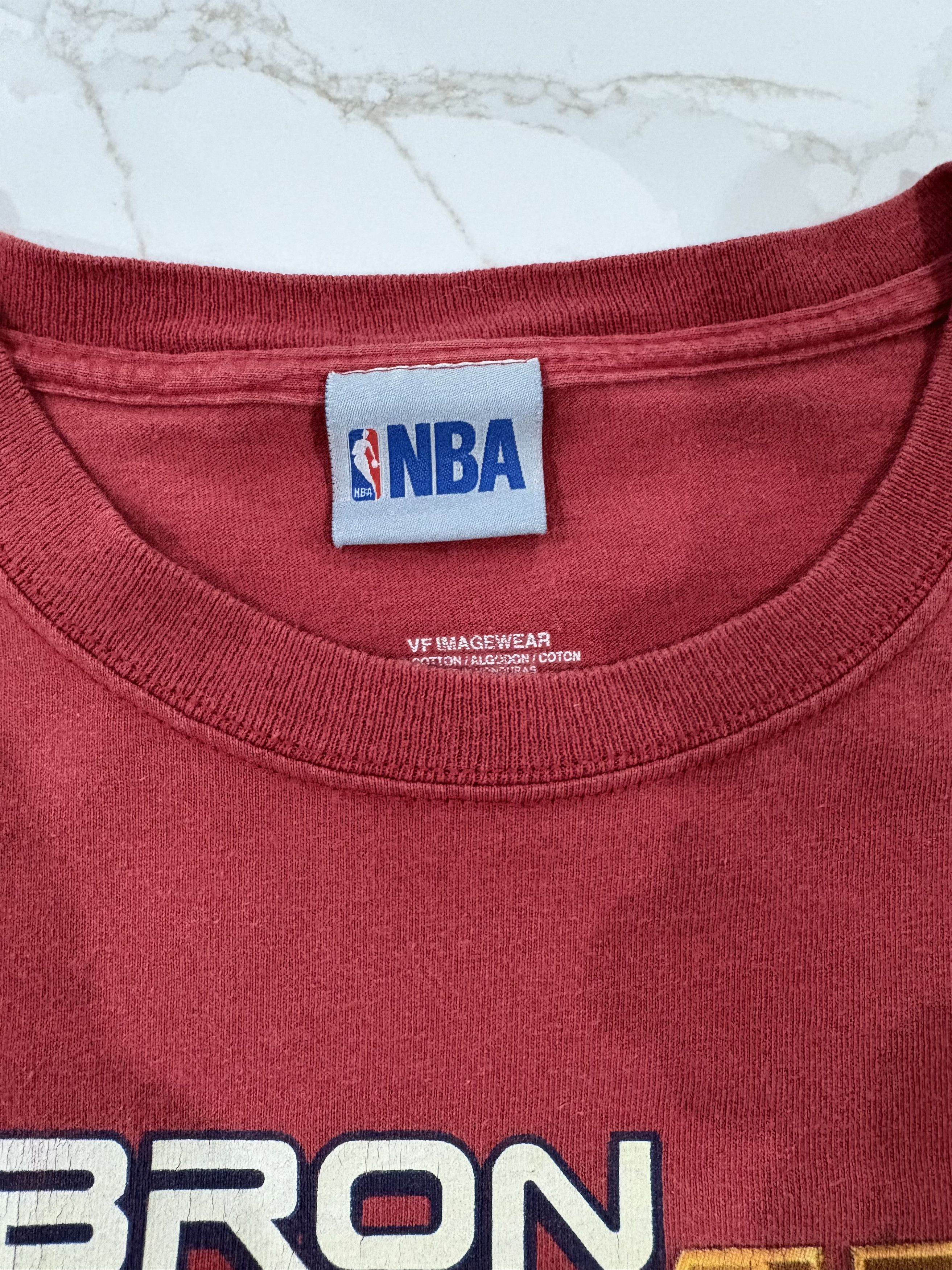 NBA Rare Vintage LeBron James Rookie Tee Cavs NBA Sports XL Size US XL / EU 56 / 4 - 4 Thumbnail