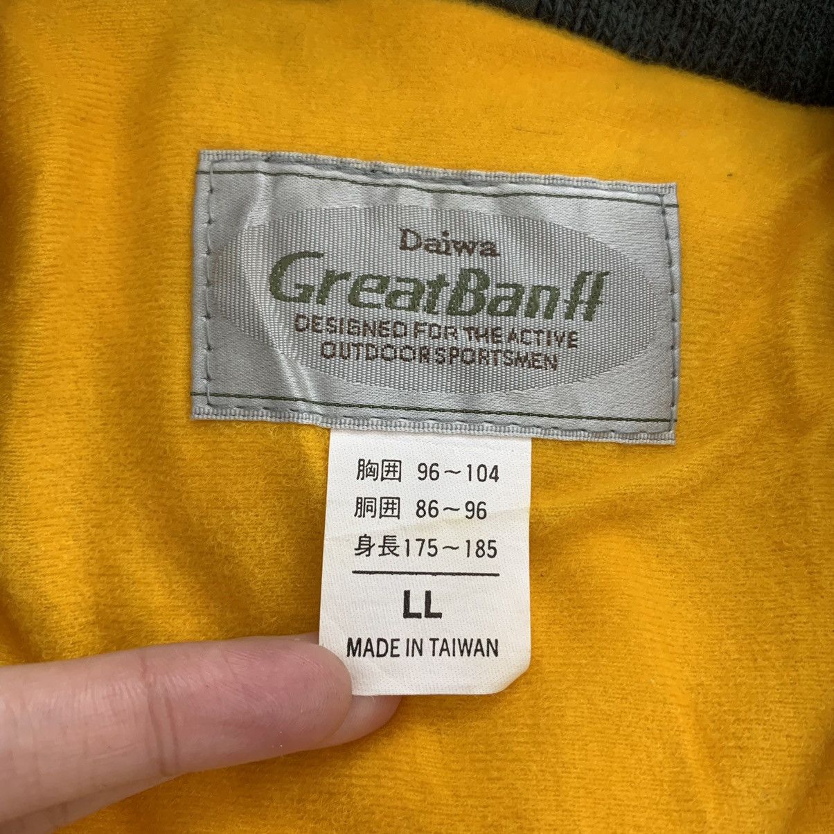 DAIWA DAIWA GREAT BANFF Outdoor Hiking Multi Pockets Green Bomber Size US XXL / EU 58 / 5 - 6 Thumbnail