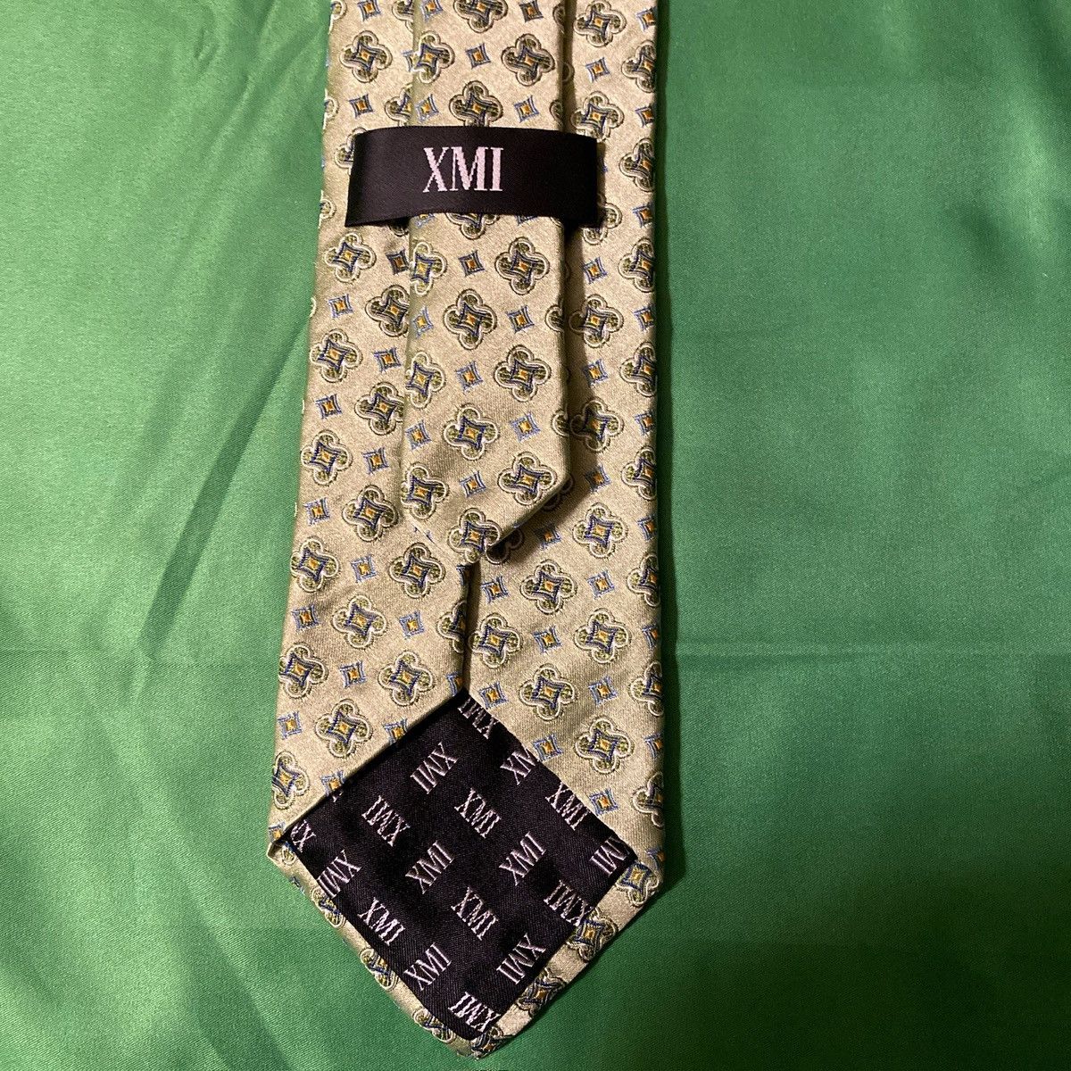 XMI Platinum Formals Mens Neck Tie XMI Green Silk Size ONE SIZE - 1 Thumbnail