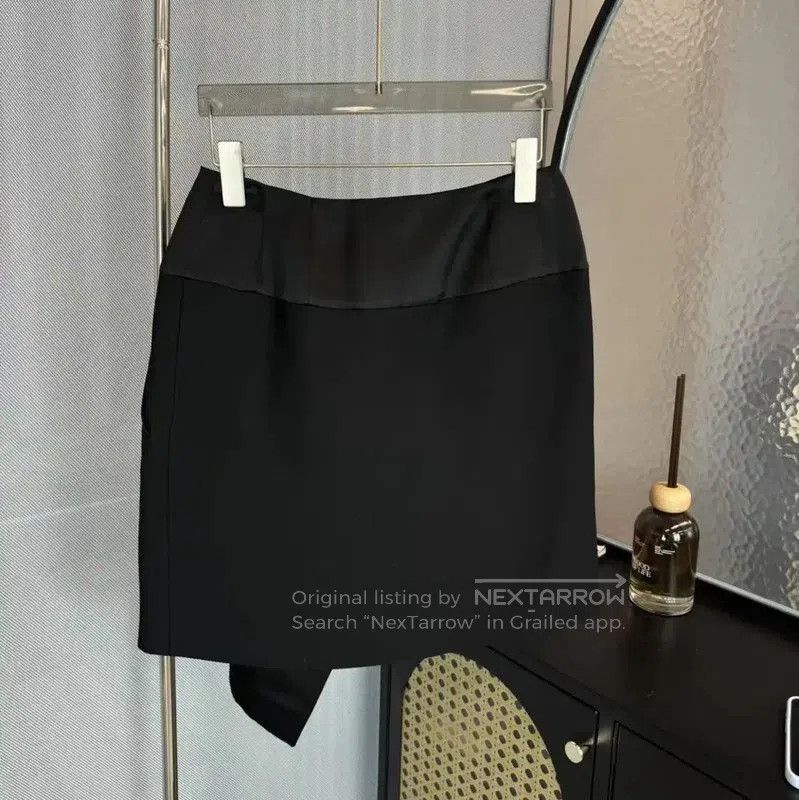 Dior Dior Black Silk Women's Skirt . Size 35" - 2 Thumbnail