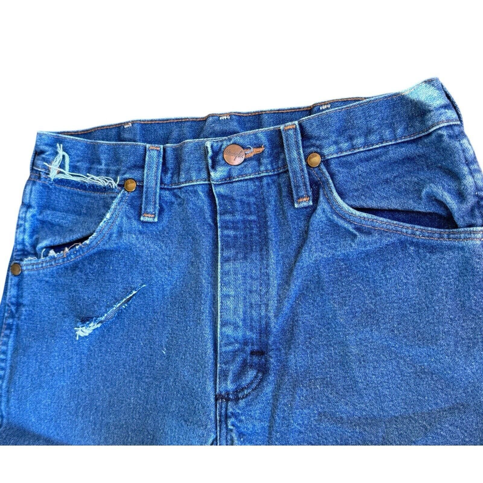 Wrangler Vintage Wrangler Blue Denim Distressed Cut Off Shorts Sz 29 Size 29" - 2 Thumbnail