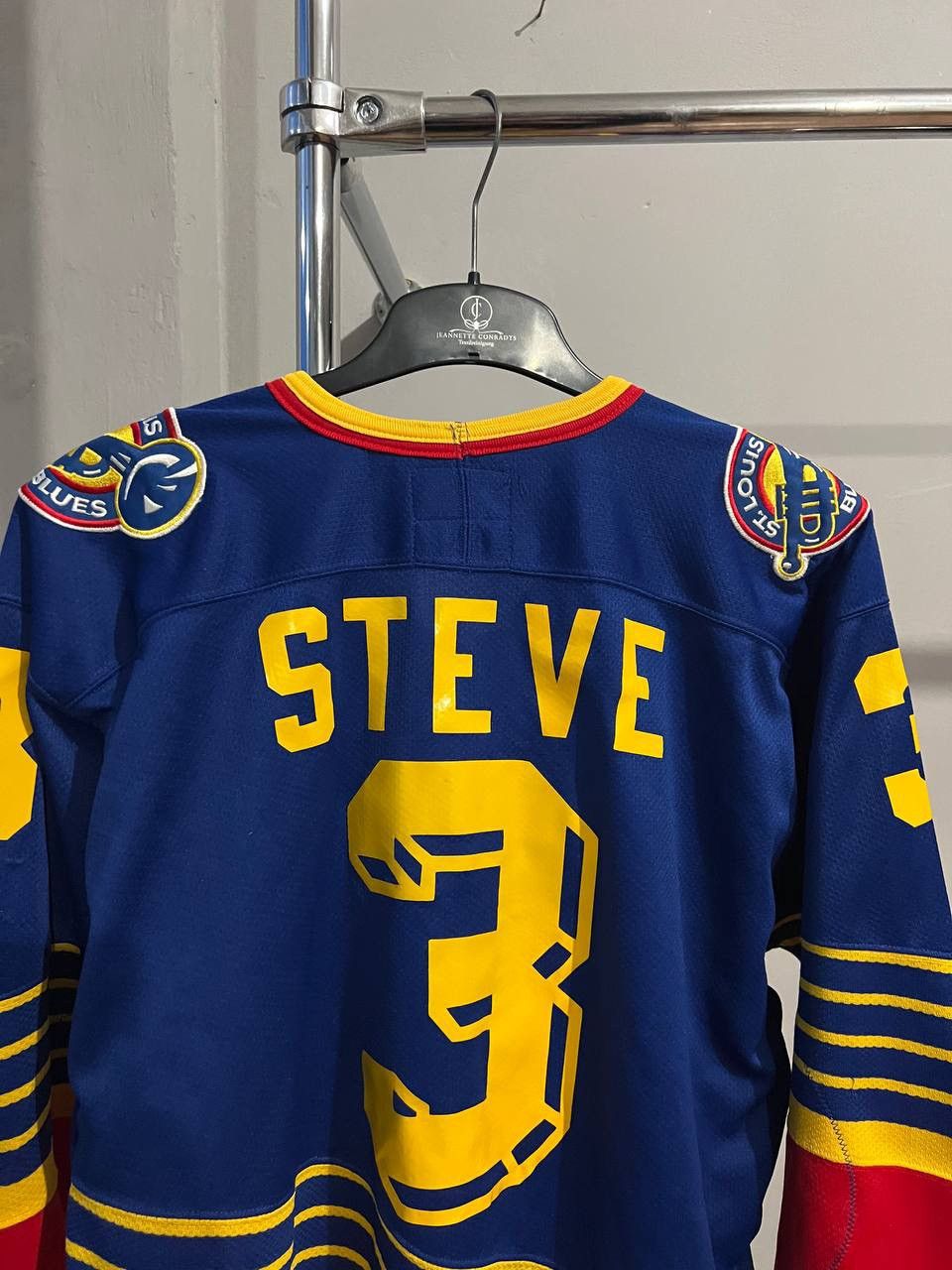 NHL 90’S ST LOUIS BLUES #3 STARTER HOCKEY JERSEY SHIRT SIZE L Size US L / EU 52-54 / 3 - 12 Thumbnail