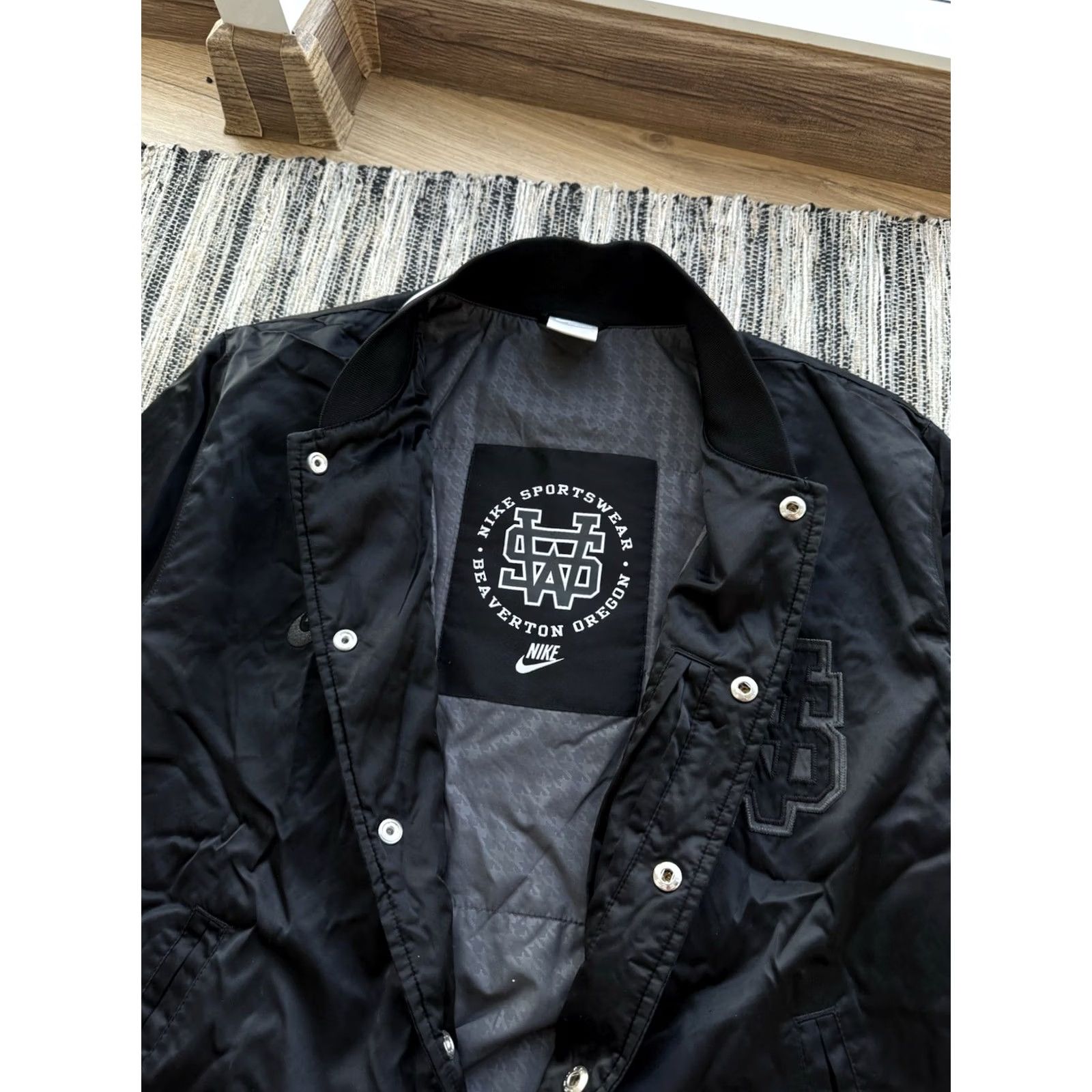 Nike VINTAGE Nike Sportswear Bomber Jacket Satin Black Men’s S Jacket Size US S / EU 44-46 / 1 - 7 Thumbnail