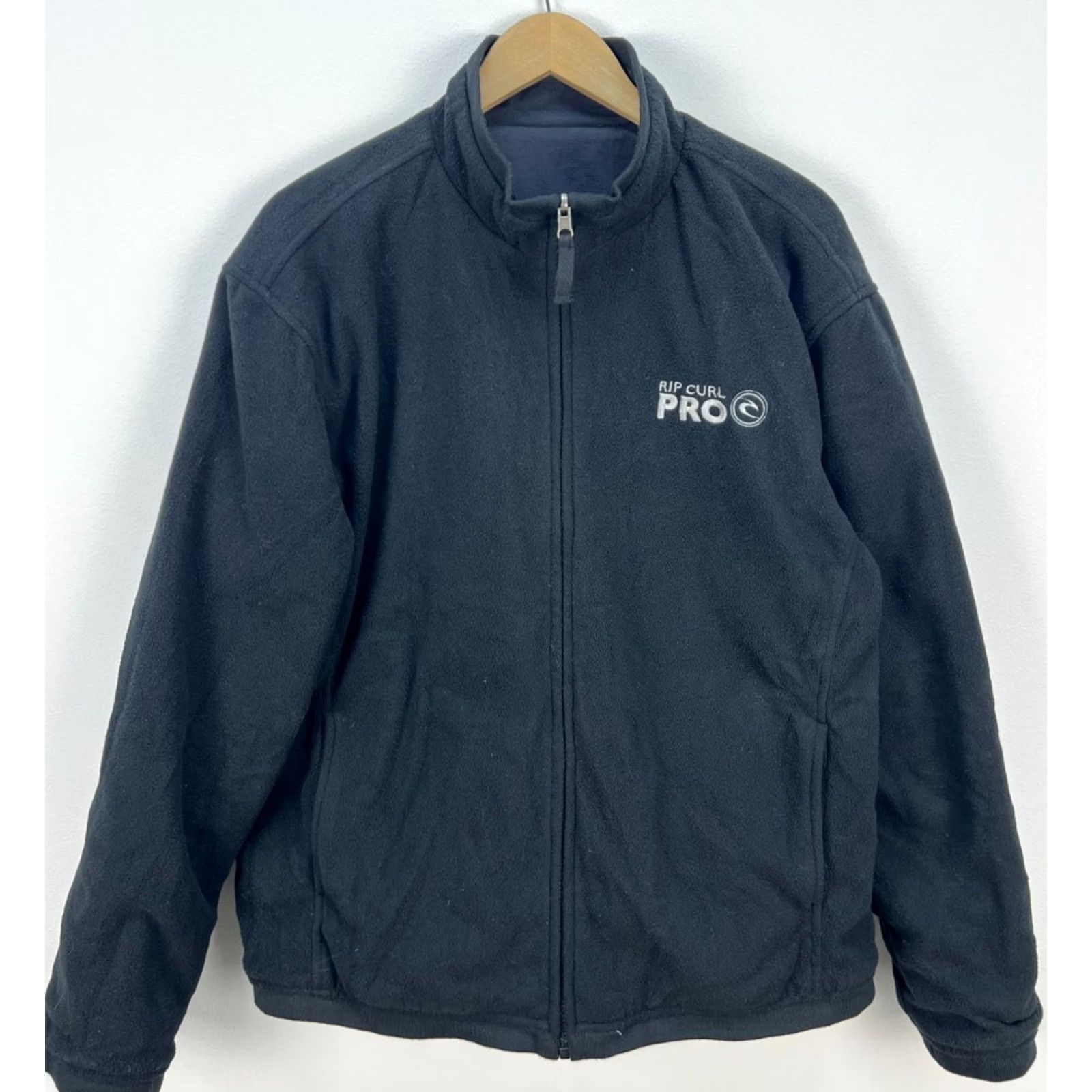 Rip Curl VINTAGE RIP CURL Jacket Reversible Pro Bells Beach Surf Music Festival 2006 Size L Red Mens Jacket Size US L / EU 52-54 / 3 - 3 Thumbnail