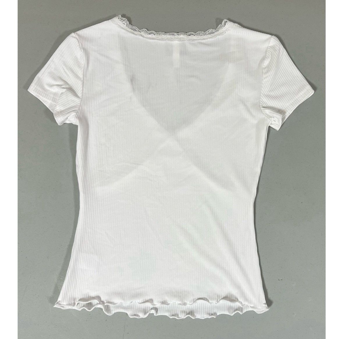 Free Planet White Solid Y2K Lace V-Neck Top T-Shirt Tee Blouse Size XS 🤍 Size XS / US 0-2 / IT 36-38 - 4 Thumbnail