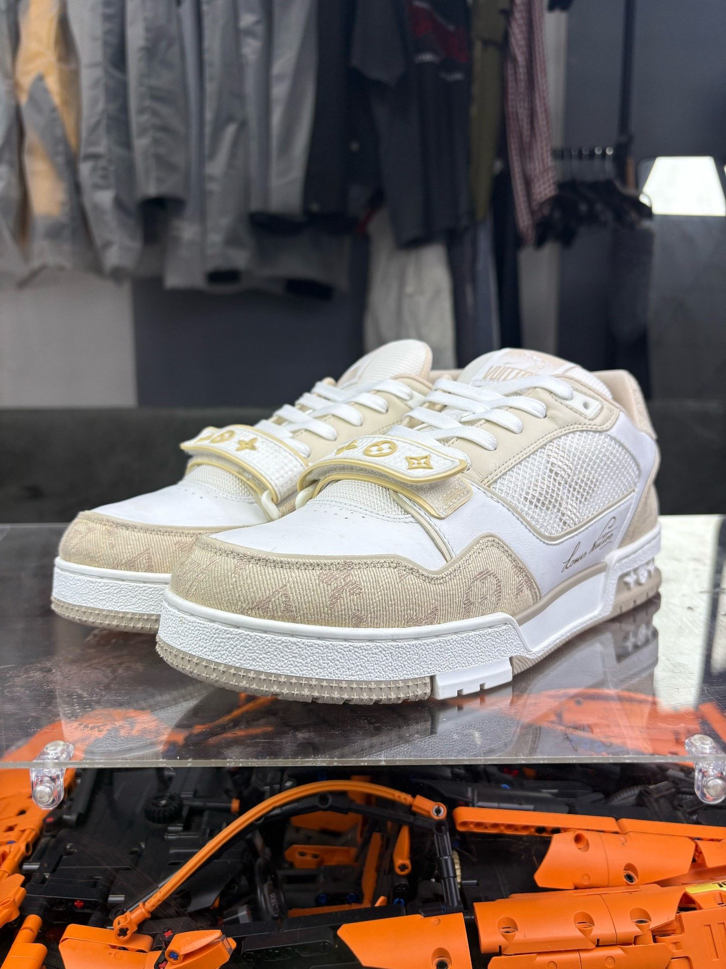 Louis Vuitton Louis Vuitton Training Beige Lowtop Sneakers 8.5 Men Size US 8.5 / EU 41-42 - 1 Thumbnail