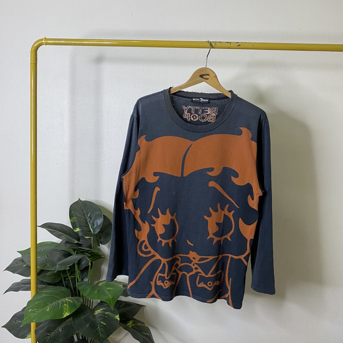 Vintage 1990s Betty Boop Overprint Sunfaded LS T Shirt