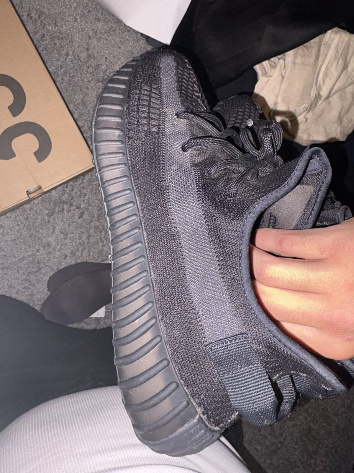 Yeezy Yeezy Boost 350 V2 onyx color way Size US 11 / EU 44 - 8 Thumbnail