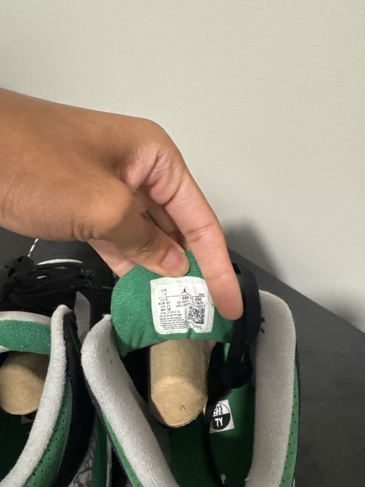 Jordan Brand × Nike Jordan 3 Retro Pine Green (Gs) Size US 7 / EU 40 - 9 Thumbnail