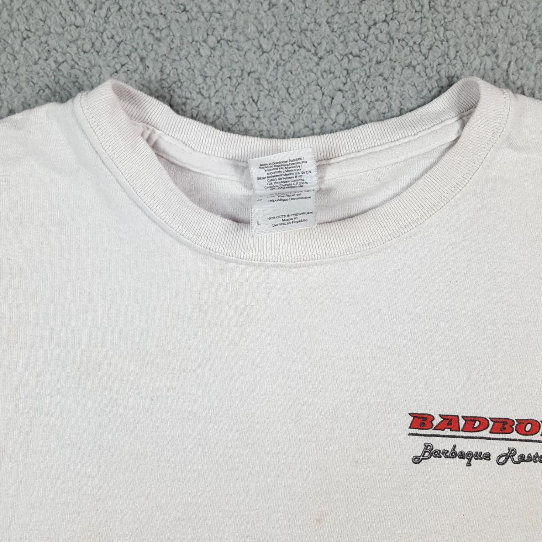 Gildan VINTAGE Gildan Funny Pig Butt BBQ T-Shirt Adult Large White 90s Retro Novelty Mens Size US L / EU 52-54 / 3 - 6 Thumbnail
