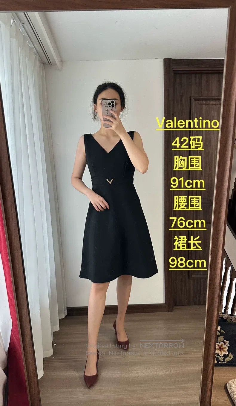 Valentino Valentino dress Size M / US 6-8 / IT 42-44 - 1 Thumbnail