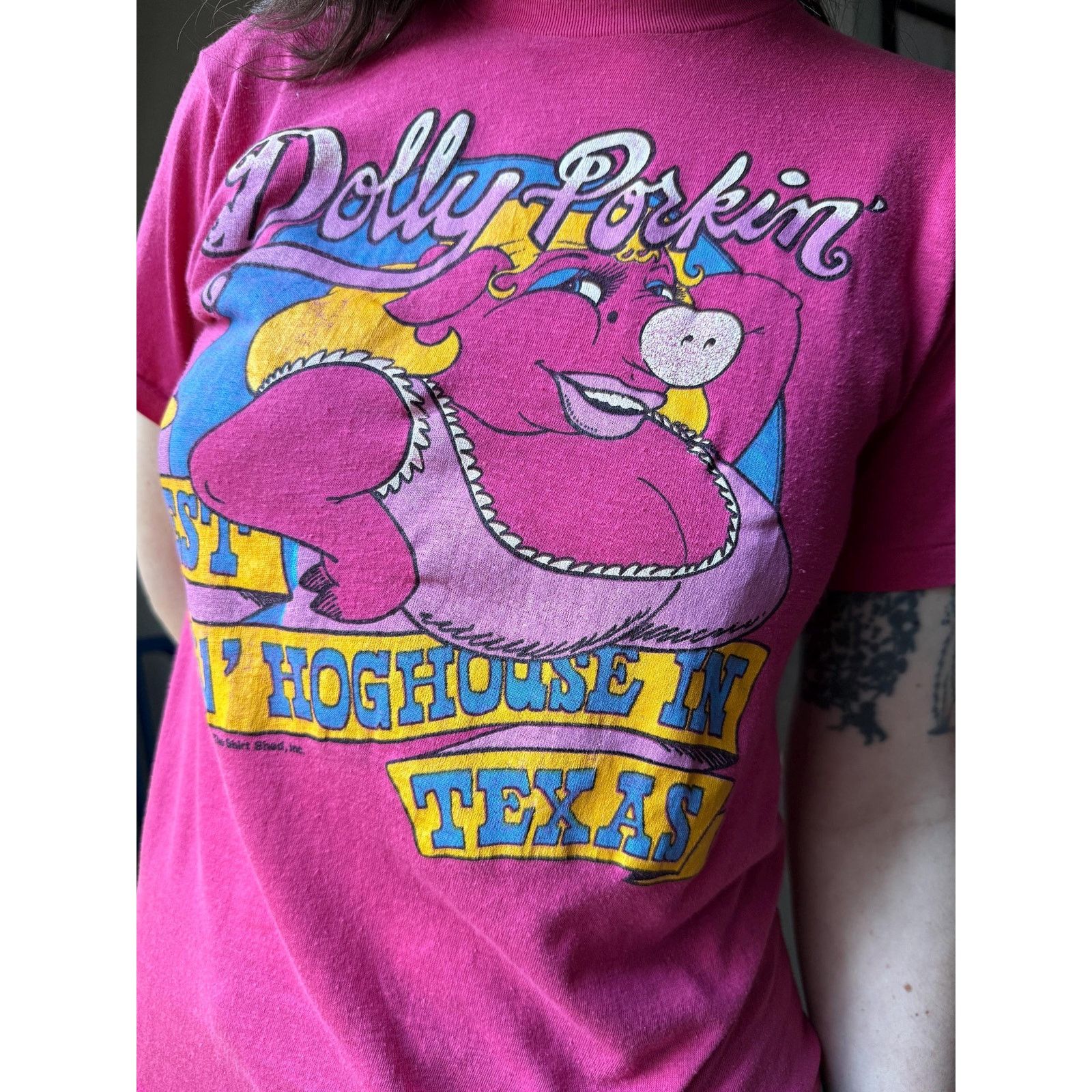 Vintage Vintage 80s Dolly Porkin’ Novelty T-Shirt | Hot Pink Tee | M Size M / US 6-8 / IT 42-44 - 2 Thumbnail