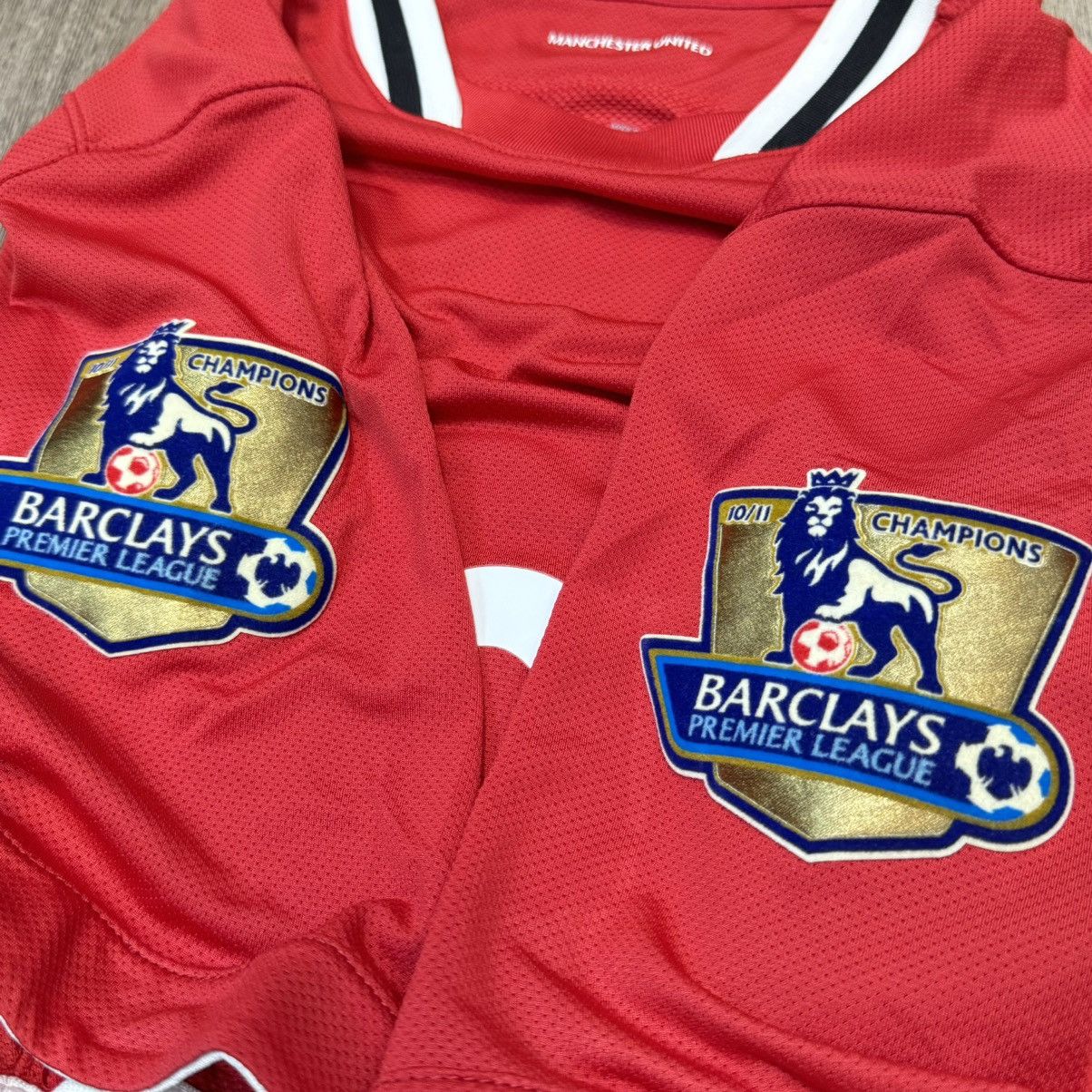 Other Manchester United 11/12 home shirt #14 Chicharito Size US XL / EU 56 / 4 - 5 Thumbnail