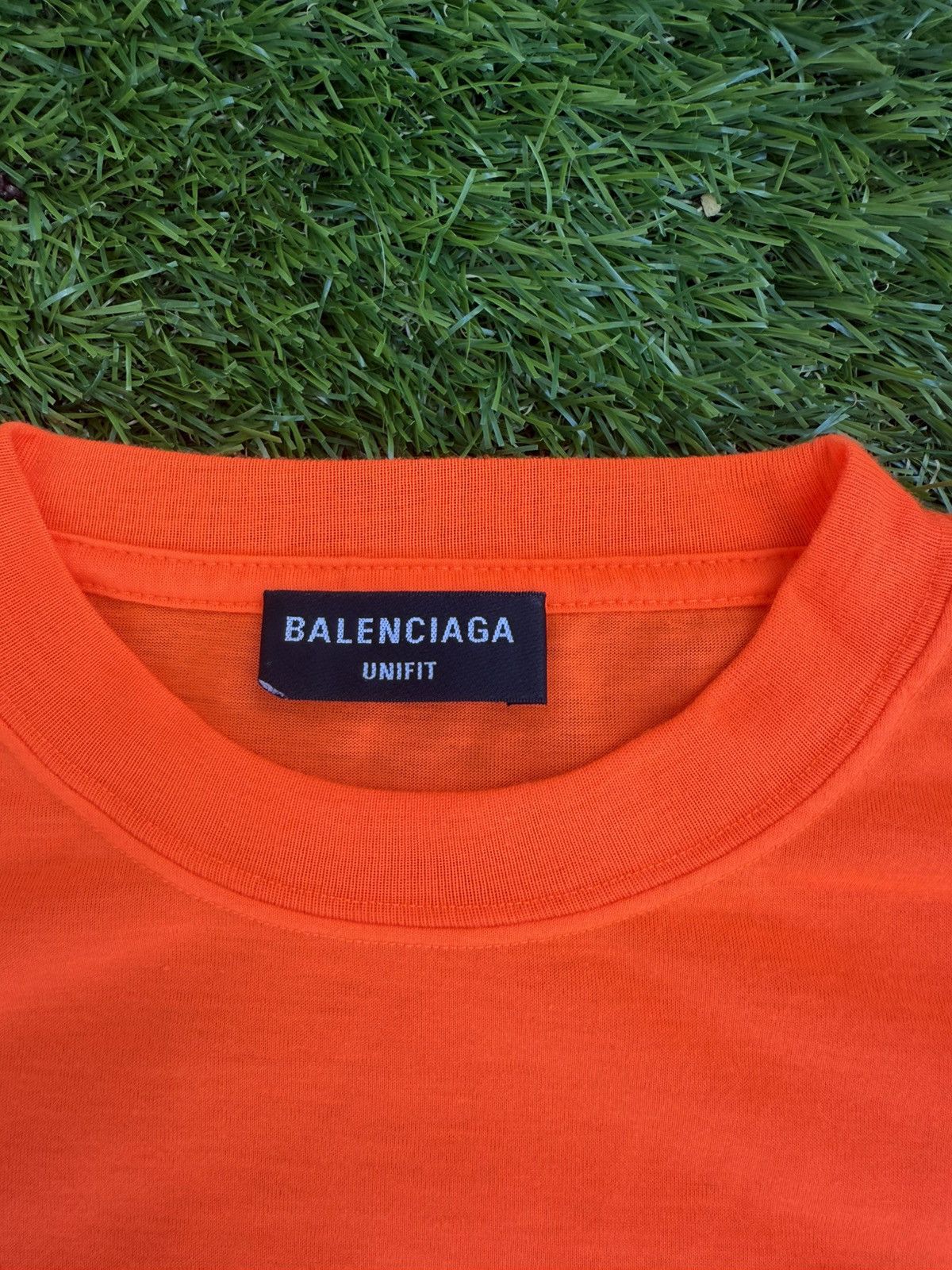Balenciaga Balenciaga Hi My Name Is T shirt in Orange size Small Size S / US 4 / IT 40 - 2 Thumbnail