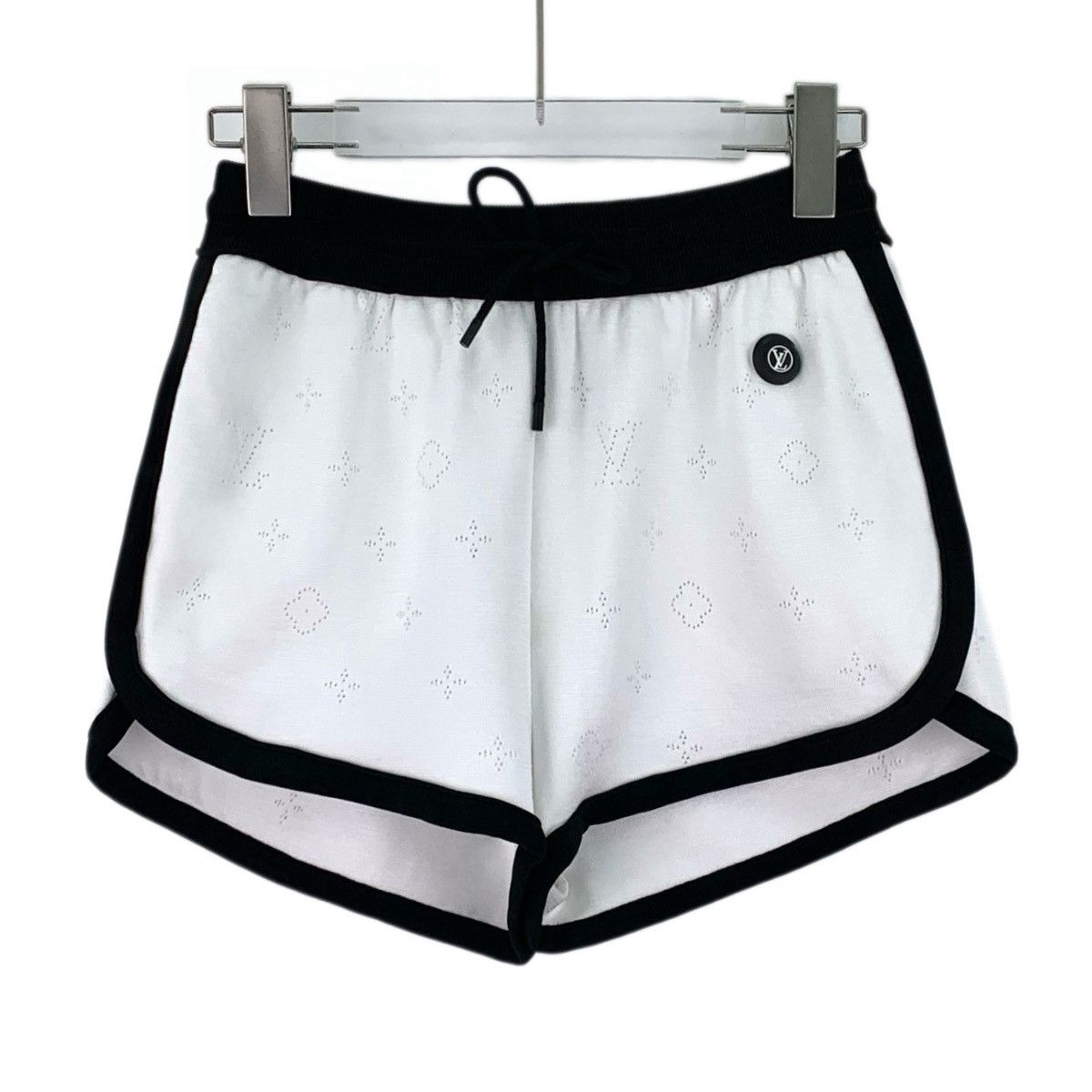 Louis Vuitton Louis Vuitton 22SS White Monogram Casual Shorts K26WX Size 26" / US 2 / IT 38 - 1 Thumbnail