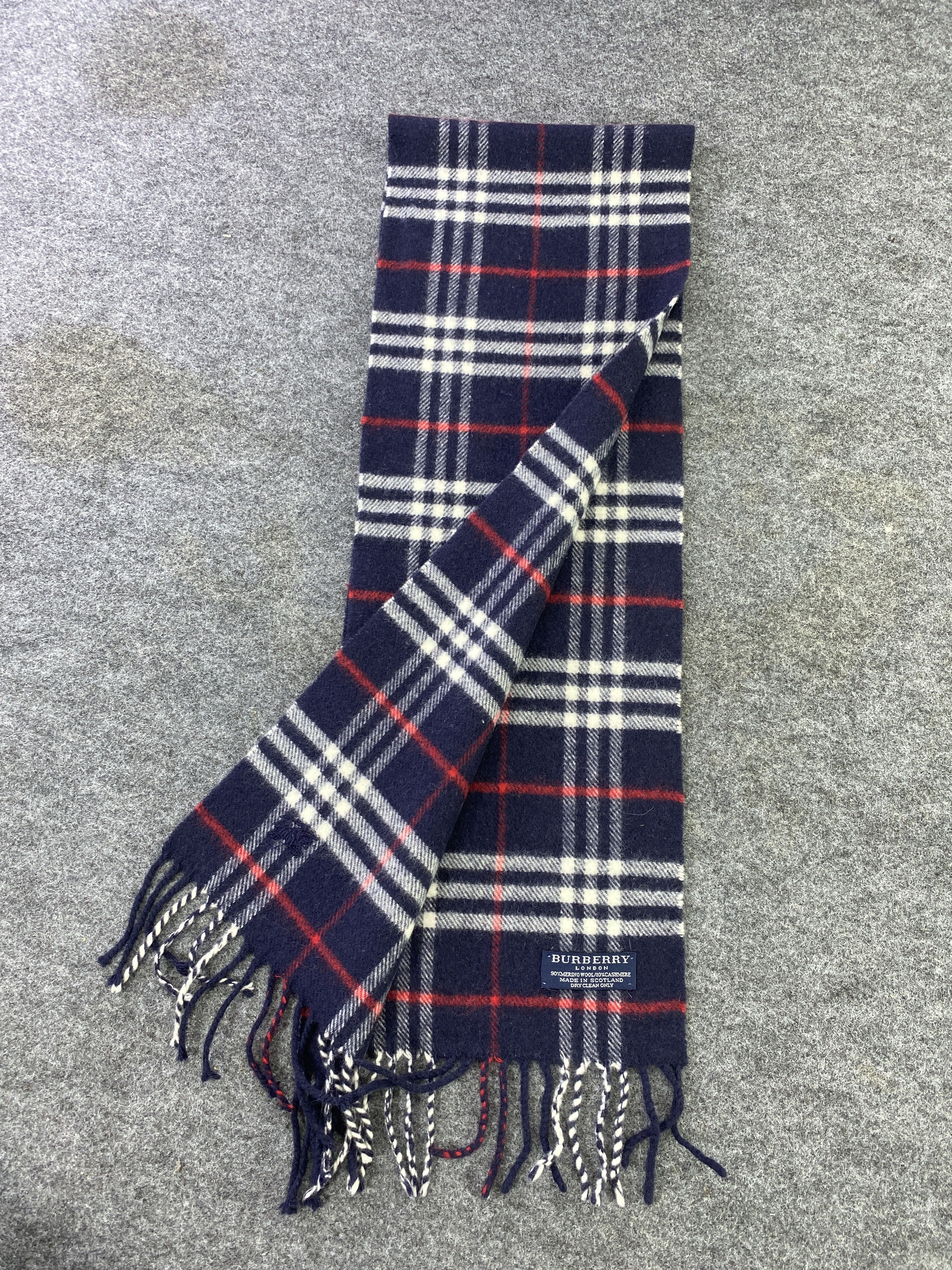 Burberry VINTAGE BURBERRY Scarf / Muffler / Neckwear -T509 Size ONE SIZE - 4 Thumbnail