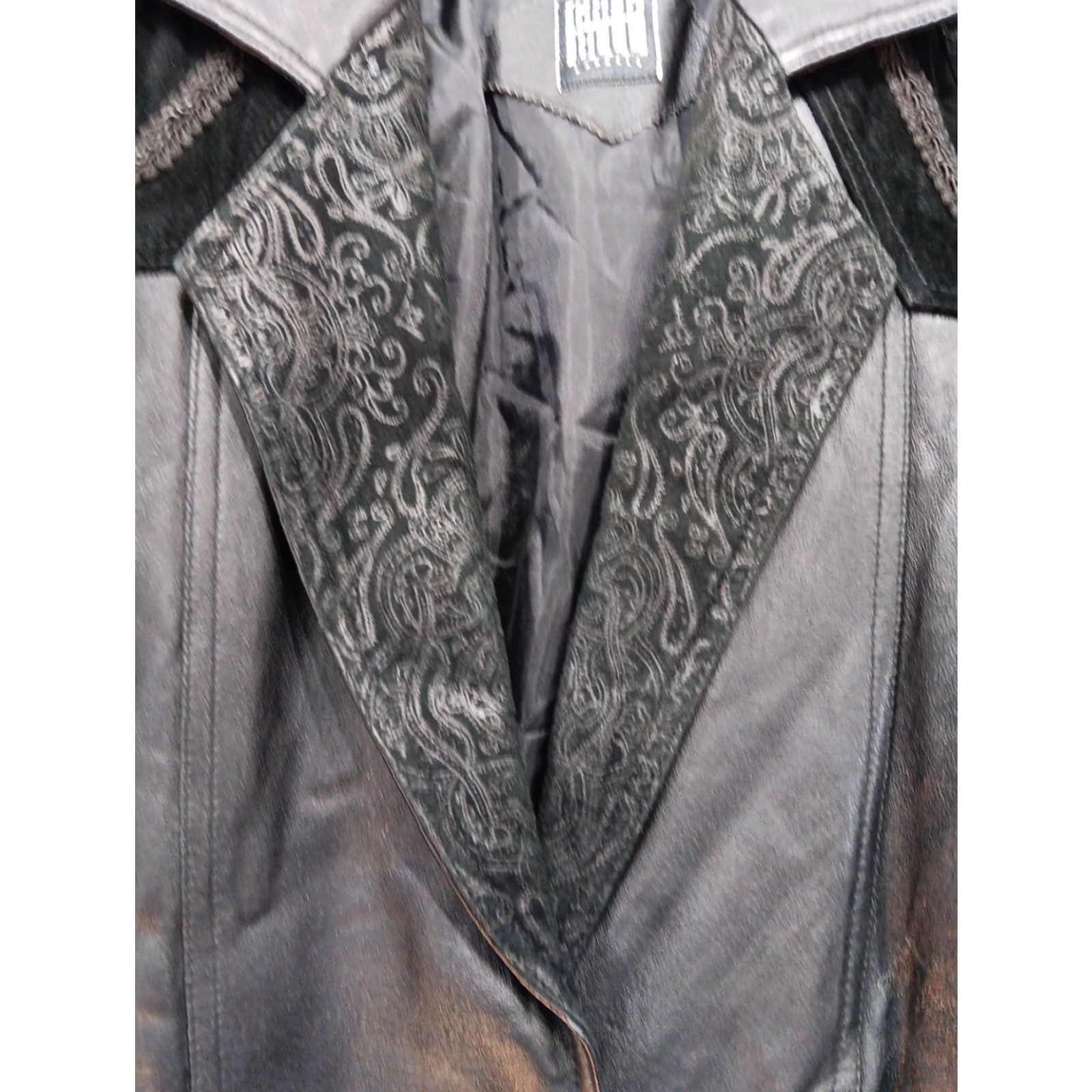 Bell VINTAGE Greg Bell Women's Leather Trench Coat M Black Paisley Leather 80s-90s Coat Womens 44" Chest 46" Hem Black Size M / US 6-8 / IT 42-44 - 5 Thumbnail